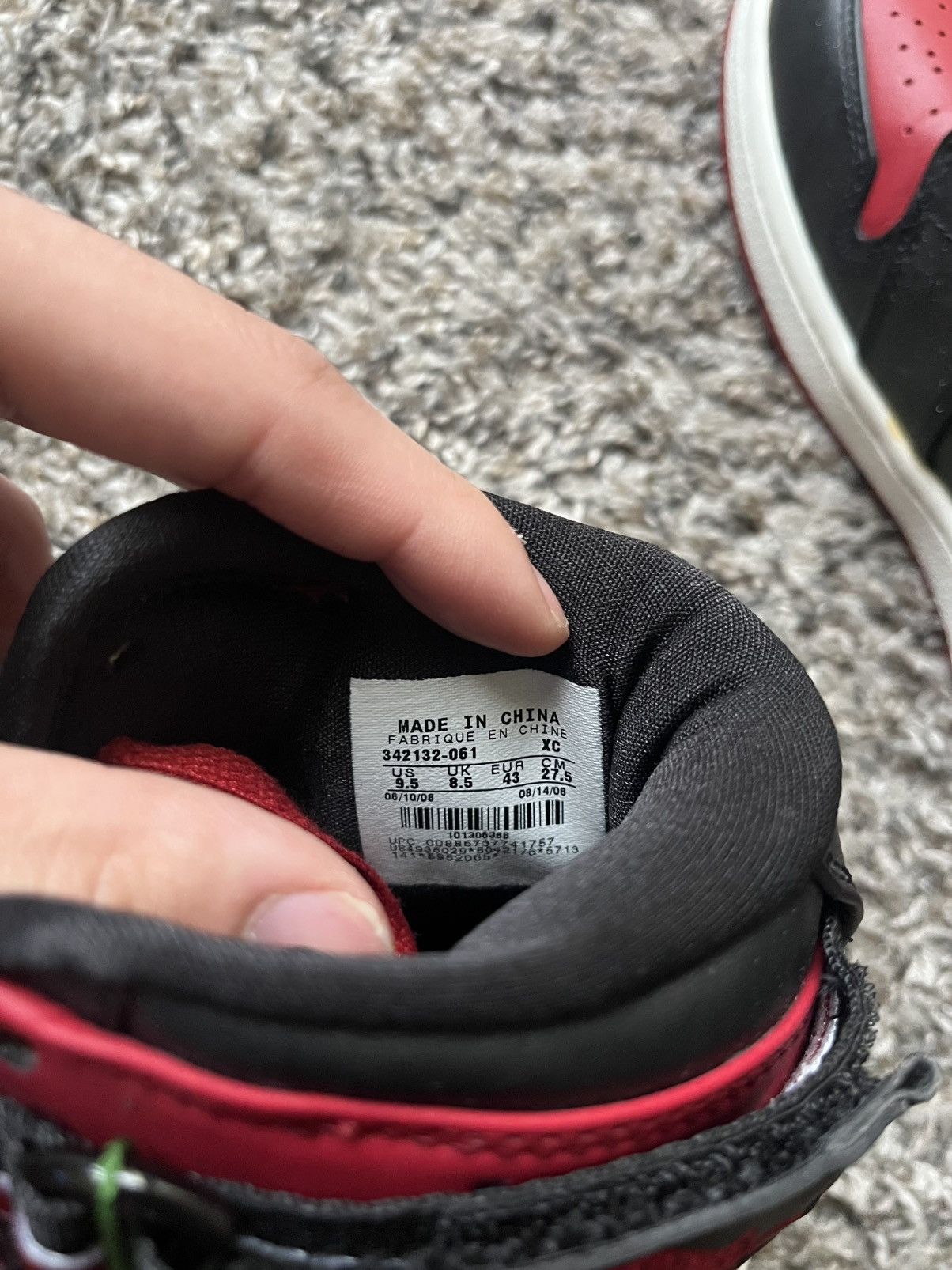 Jordan Brand Jordan Retro 1 Bred Strap Size US 9.5 / EU 42-43 - 7 Thumbnail