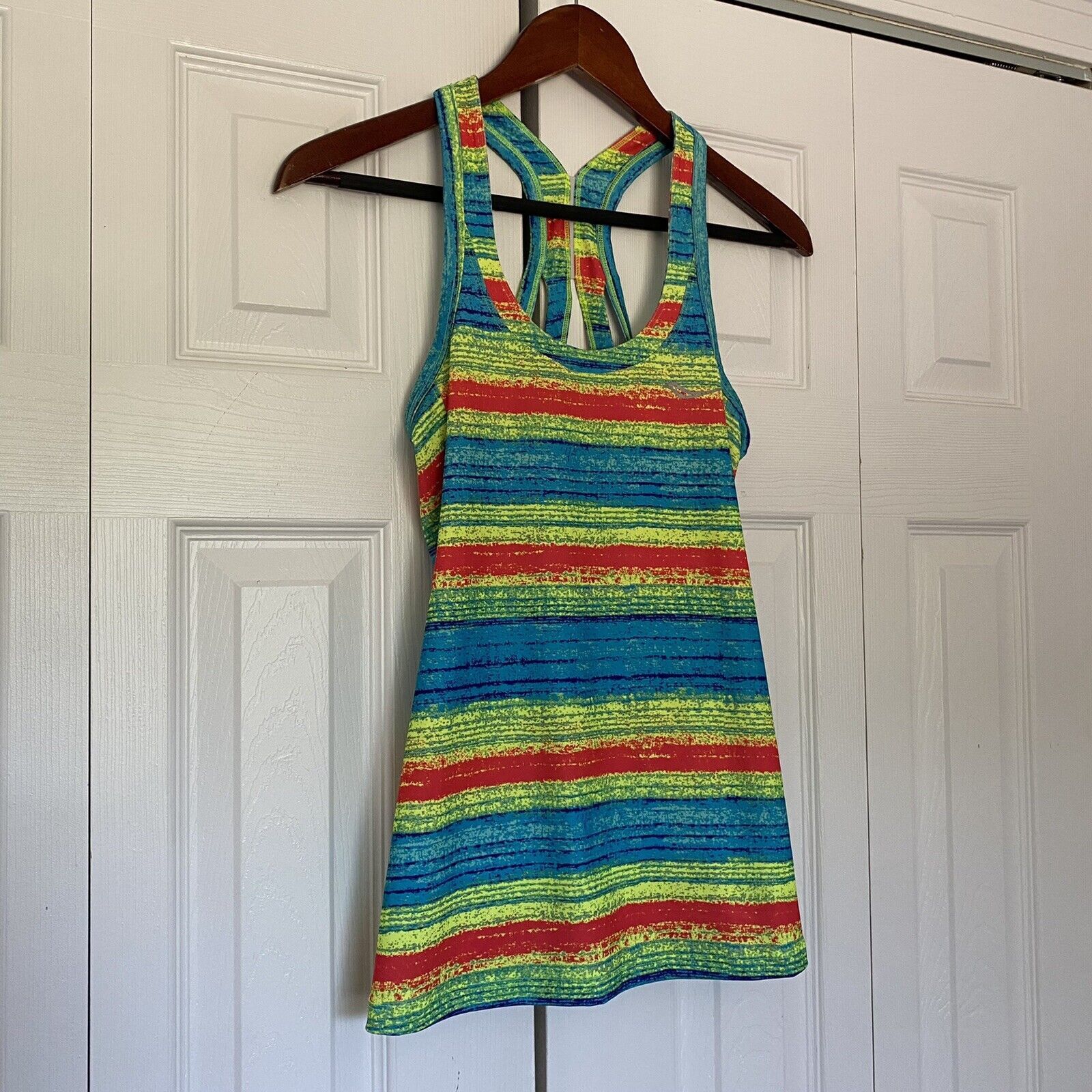Saucony womens Saucony athletic tank top neon blue size small Size S / US 4 / IT 40 - 4 Thumbnail