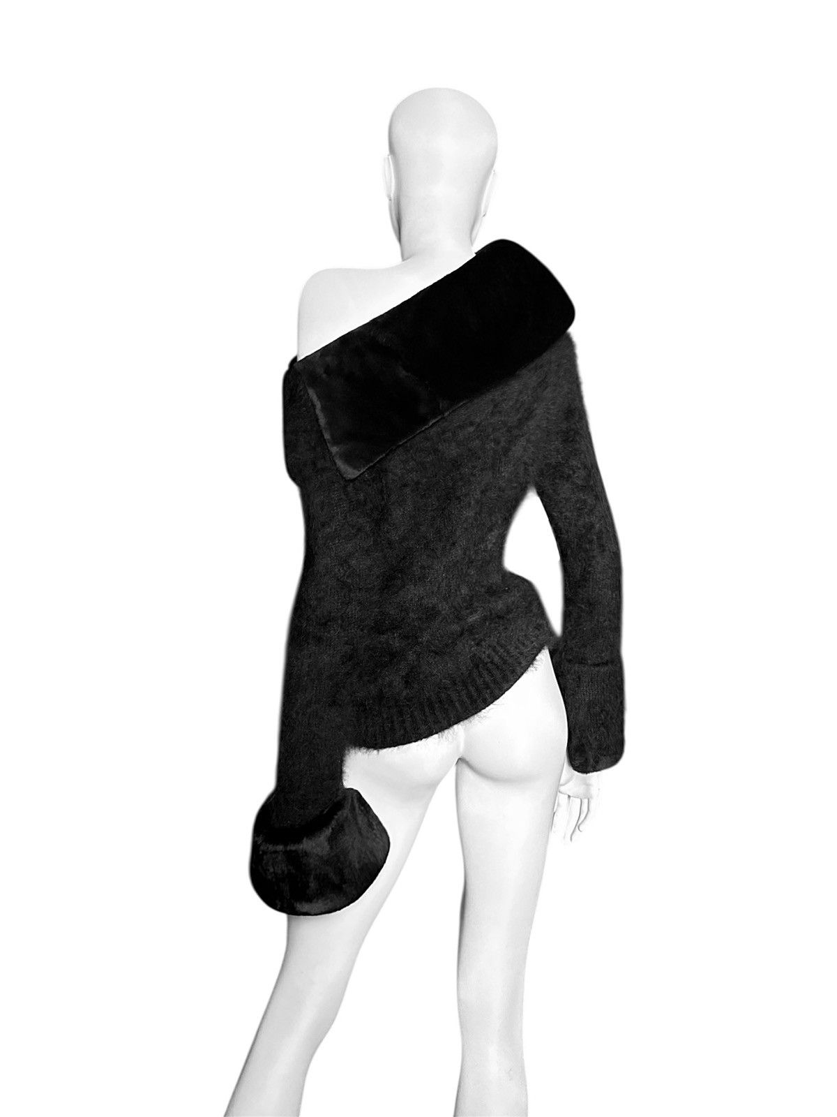 Gucci Runway Tom Ford For Gucci sweater from the F/W 2001 with fur Size S / US 4 / IT 40 - 4 Thumbnail