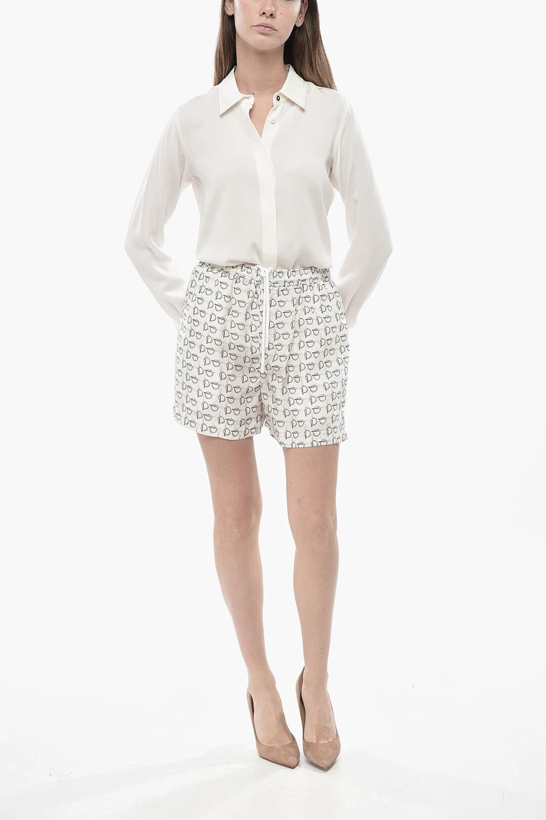 Burberry og1mm0426 Printed Silk Short in White Size 27" / US 4 / IT 40 - 4 Thumbnail