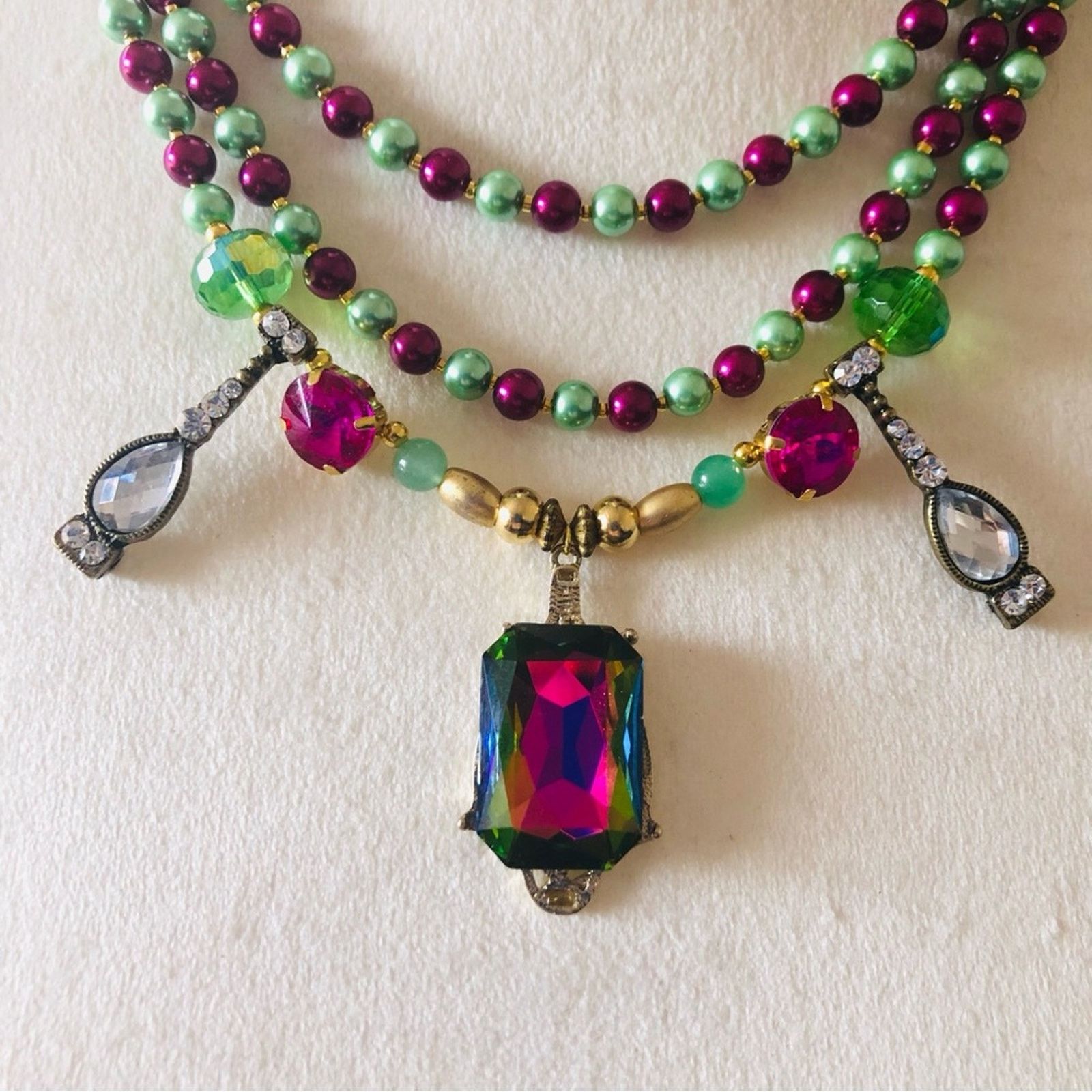 Handmade Handcrafted repurpose fuchsia and green glass Pearl necklace Size ONE SIZE - 7 Thumbnail