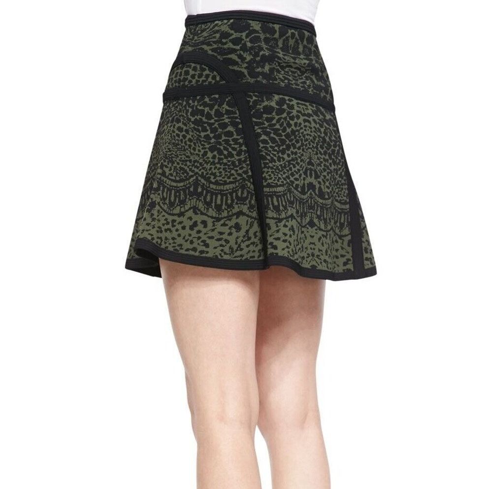 Diane von Furstenberg DVF Diane Von Furstenberg Animal Print Mini Skirt Preppy XS Size 26" / US 2 / IT 38 - 6 Thumbnail