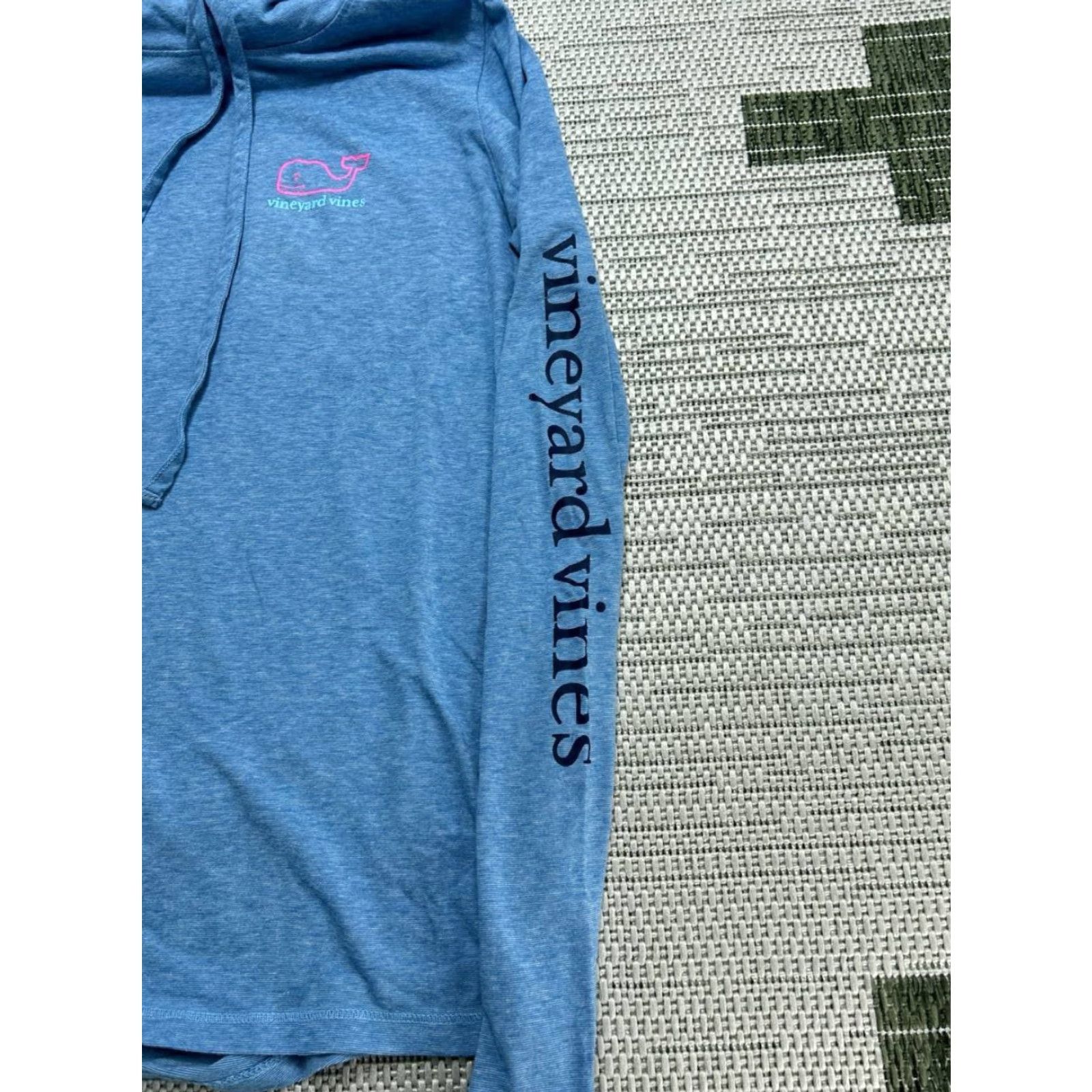 Vineyard Vines Vineyard Vines T Shirt Womens XS Edgartown Blue Whale Logo Nylon Stretch Hooded Size XS / US 0-2 / IT 36-38 - 4 Thumbnail