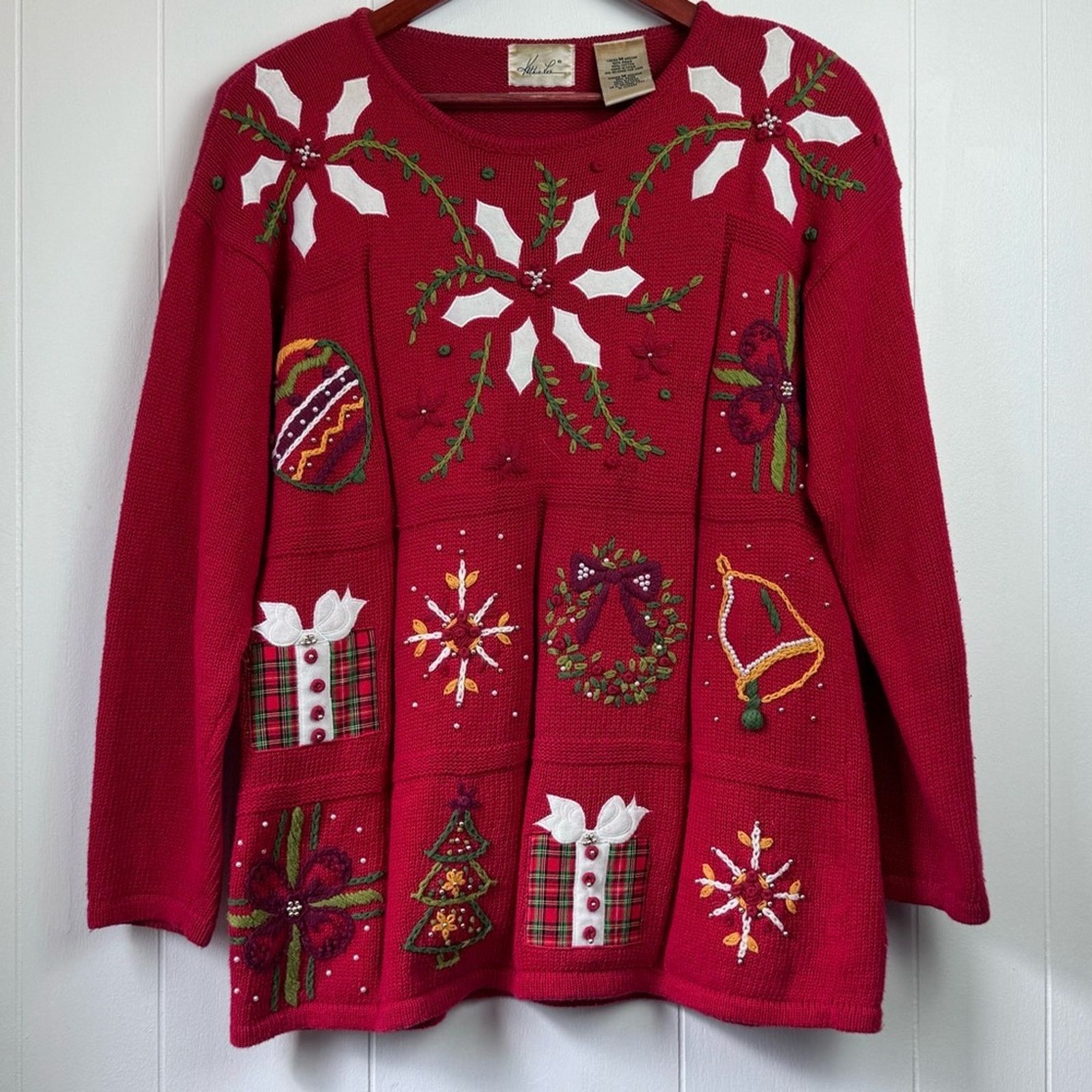 Vintage Christmas Red Beaded Appliqué Pullover Sweater Women’s M/L Size M / US 6-8 / IT 42-44 - 8 Thumbnail