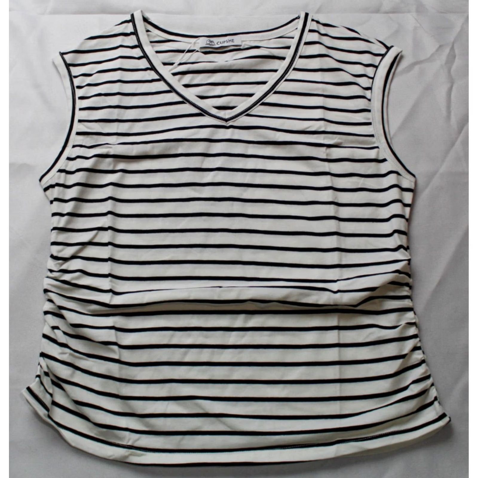 Vintage Cupshe Women's Saturday Plans V-Neck Striped Tank Top EH6 White Medium NWT Size M / US 6-8 / IT 42-44 - 2 Thumbnail