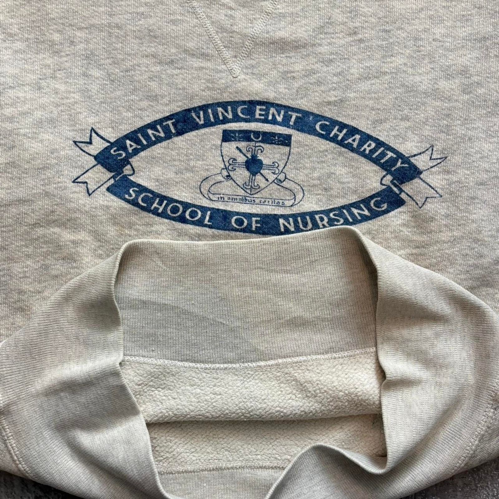 Vintage Vintage 50s Single V Sweatshirt. Nursing Sweatshirt. Gray Size US S / EU 44-46 / 1 - 3 Thumbnail