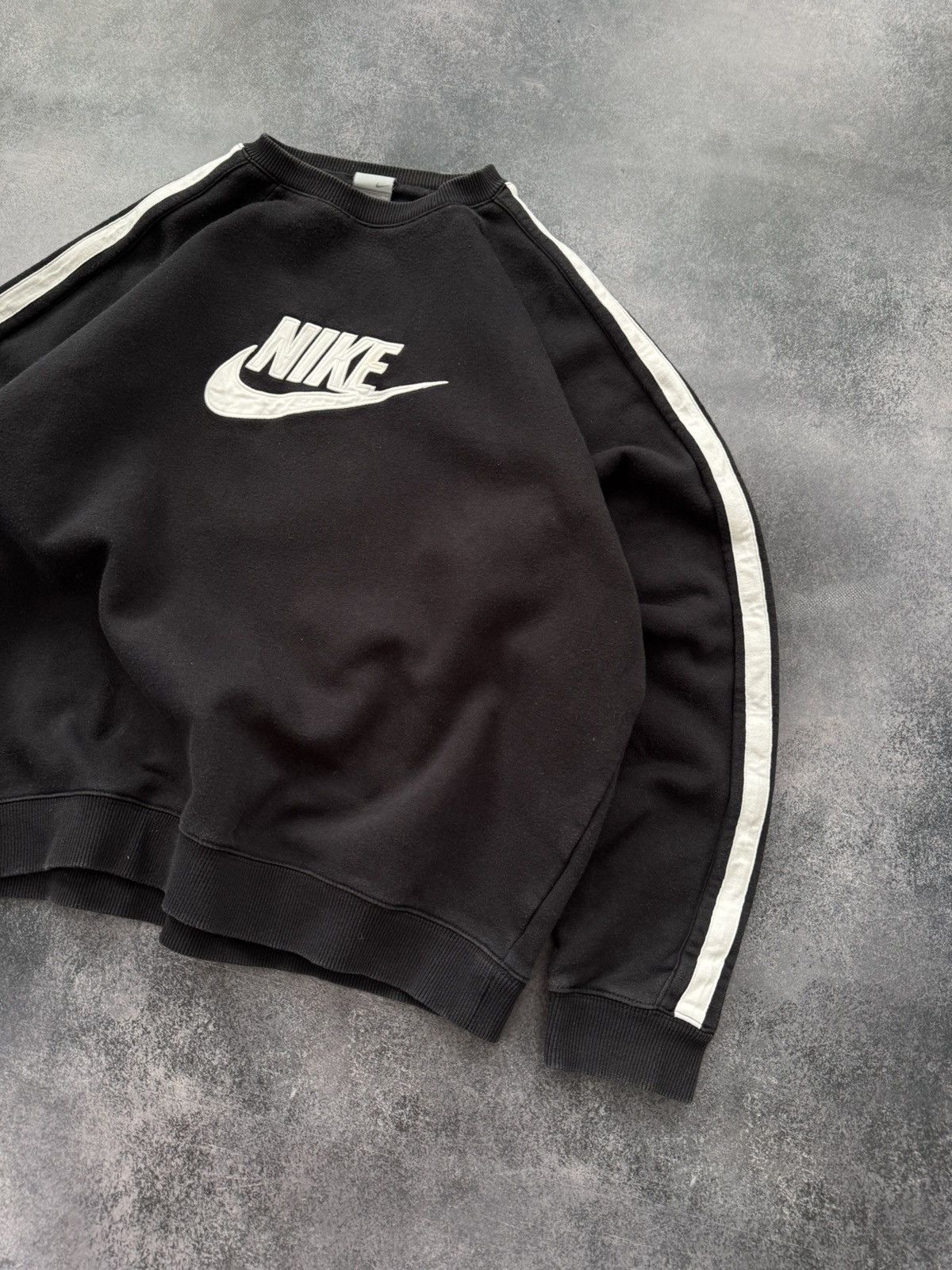 Nike Vintage Nike Big Logo Baggy Crewneck Sweatshirt y2k swoosh Size US XL / EU 56 / 4 - 3 Thumbnail