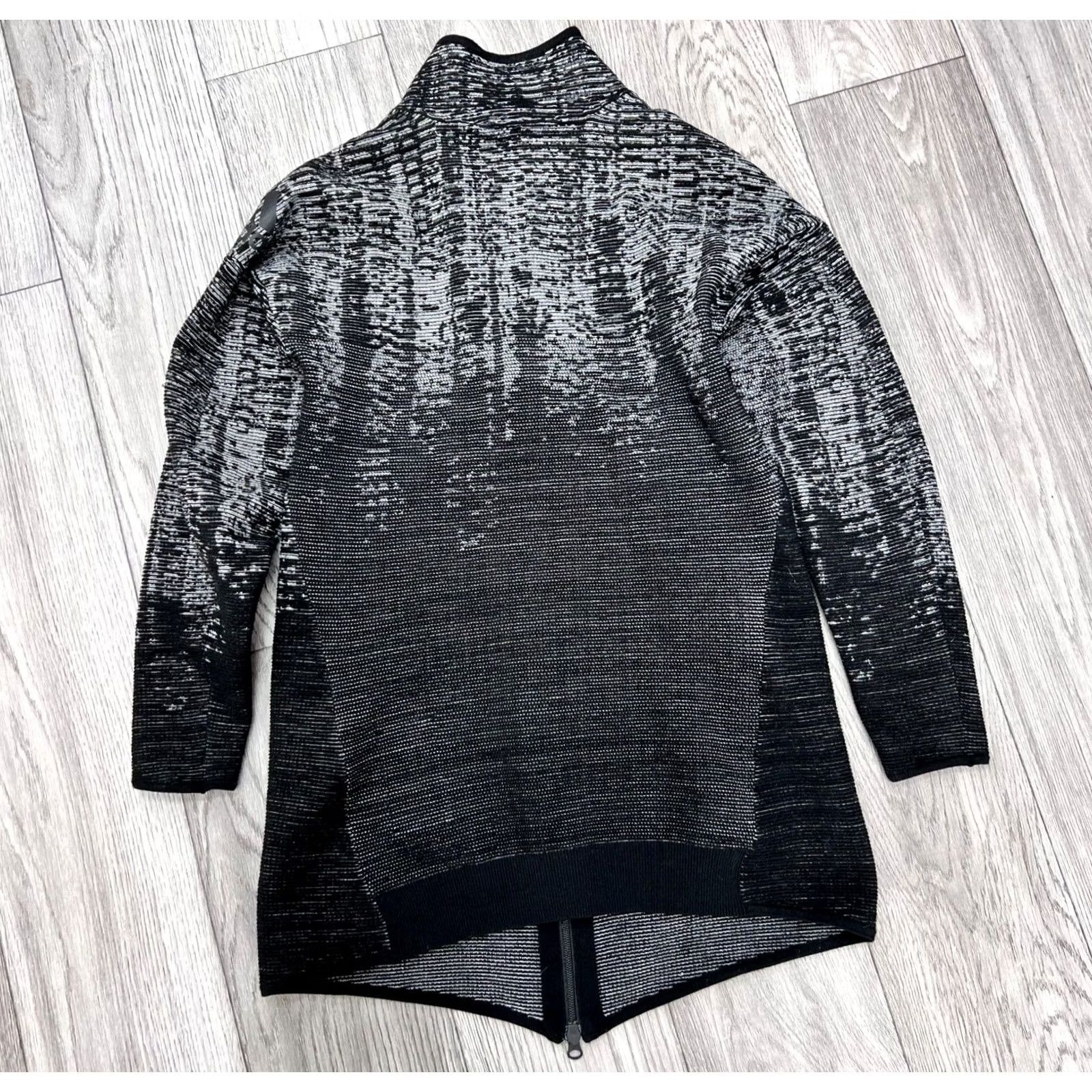 Adidas Adidas ZNE Pulse Knit Sweater Jacket Women Size US S UK 8-10 Black White Cardigan Knit Long Sleeve Mens Womens Girls Boys Size M / US 6-8 / IT 42-44 - 2 Thumbnail