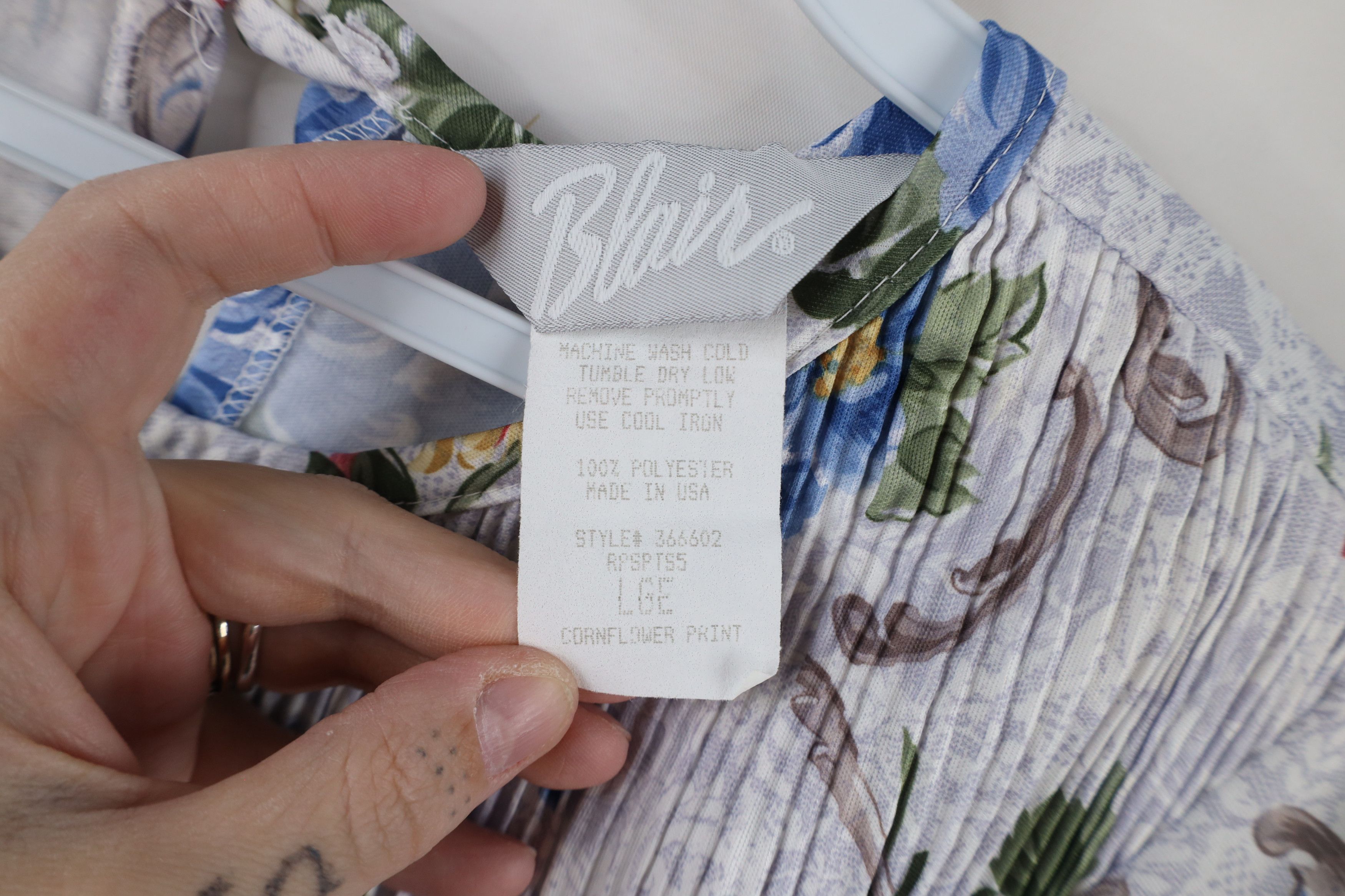 Vintage Vintage 90s Streetwear Flower Button Back T-Shirt USA Size L / US 10 / IT 46 - 6 Thumbnail