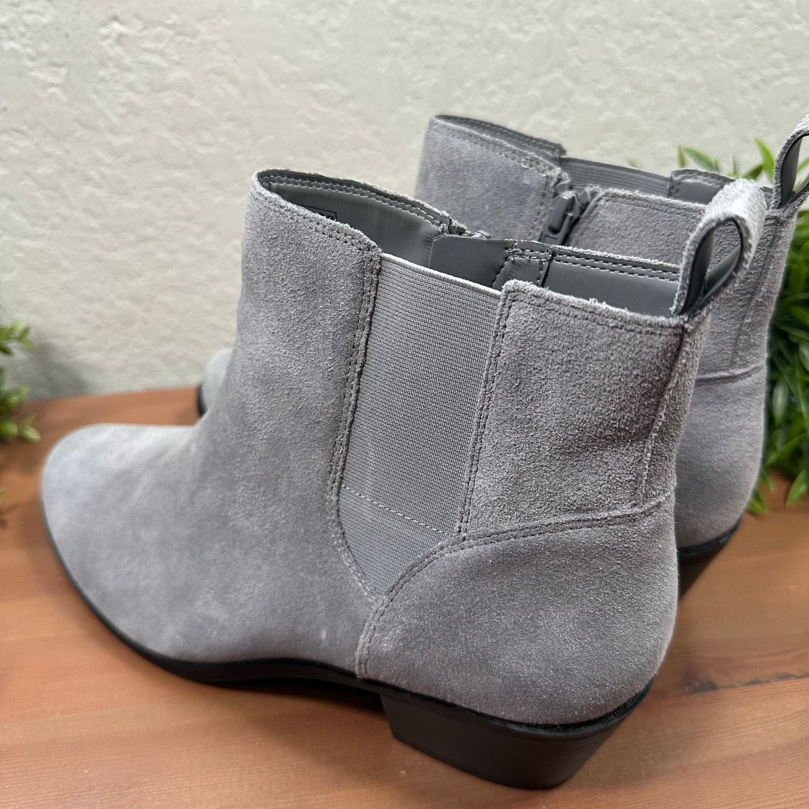 Vionic Vionic Roseland Water-Repellent Suede Ankle Boots Size 11W Size US 11 / IT 41 - 5 Thumbnail