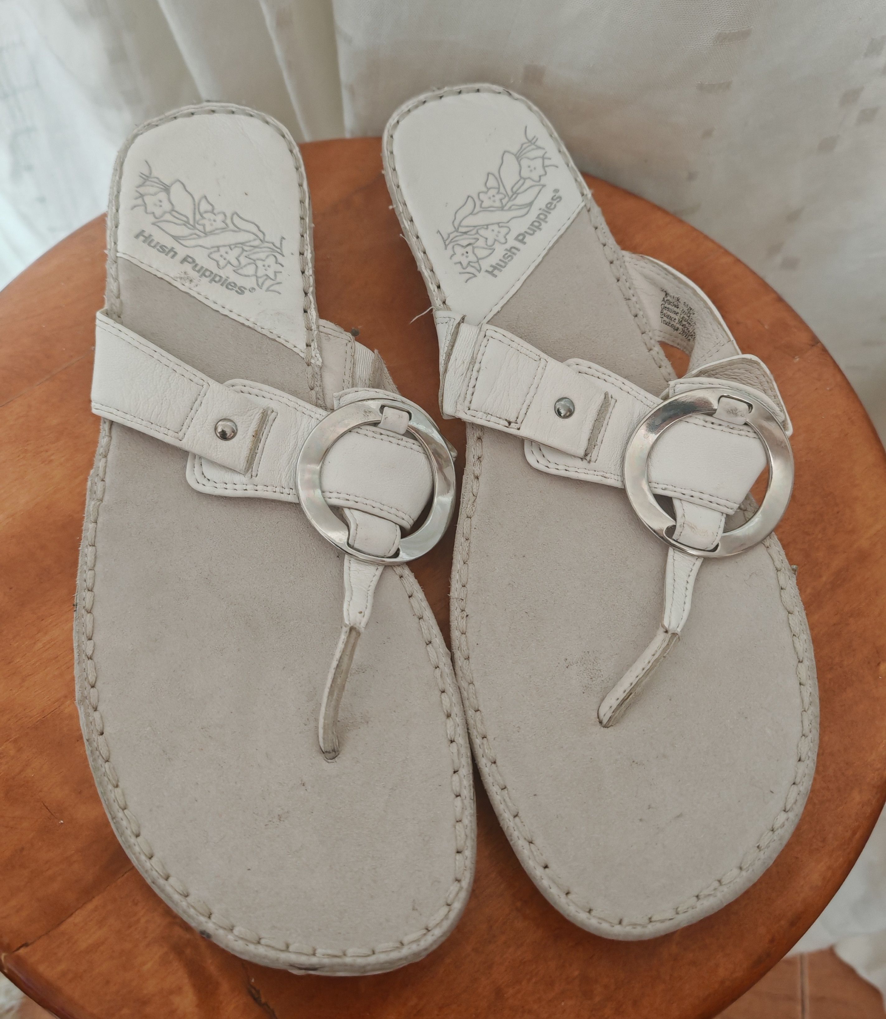 Genuine Leather × Hush Puppies Hush Puppies Gladness White Women Flat Thong Flip Flops Size US 8 / IT 38 - 4 Thumbnail