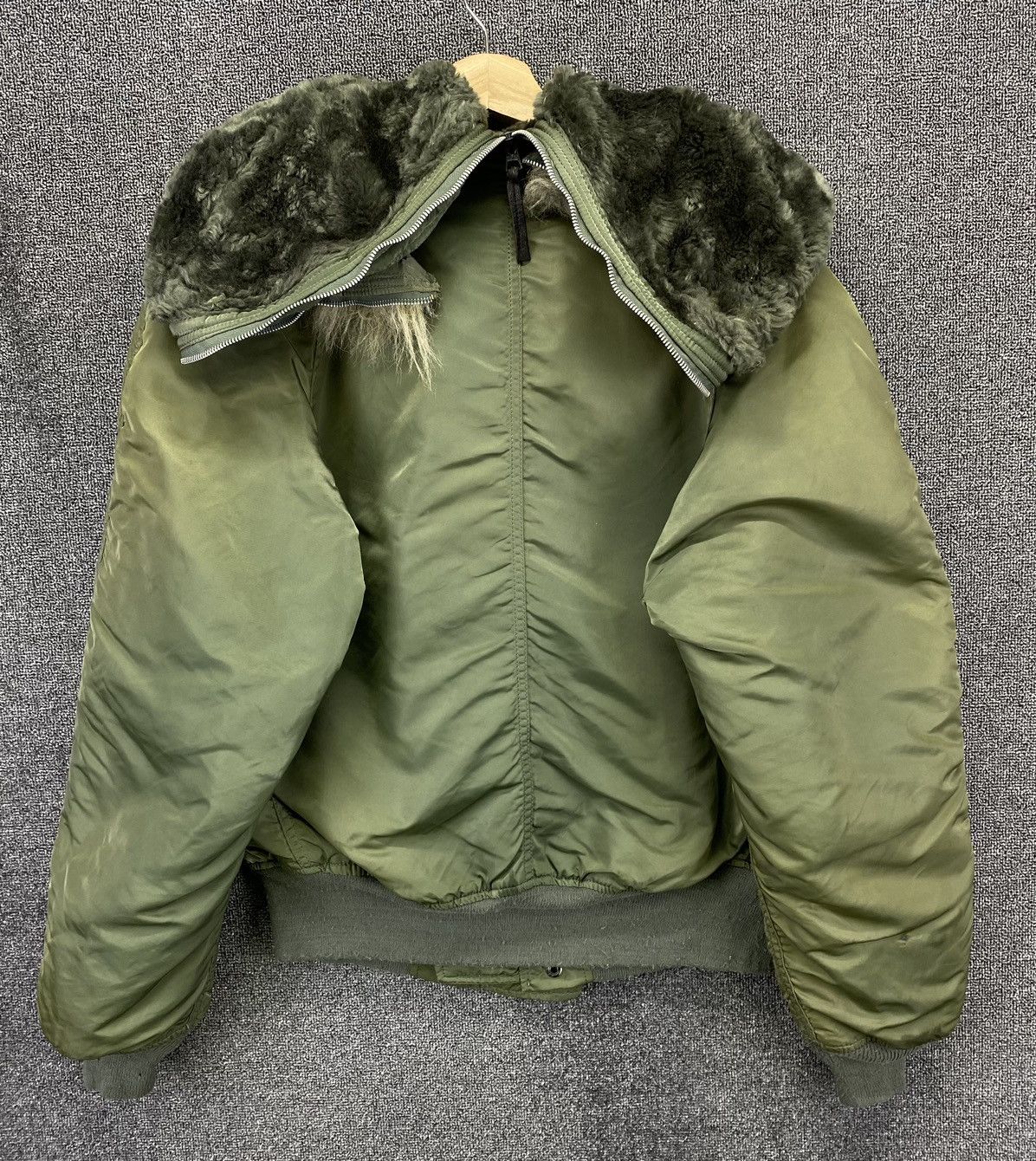 Alpha Industries Vintage Alpha Industries N-2B Attached Hood Flight Jacket Size US M / EU 48-50 / 2 - 13 Thumbnail