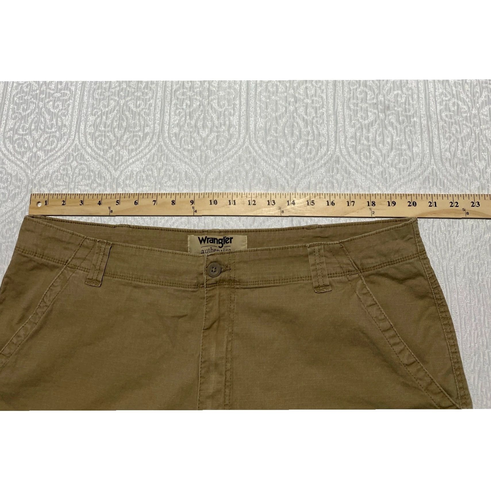 Wrangler Wrangler Authentics Mens Cargo Shorts Khaki Tan 40 Regular Stretch 6-Pocket Canvas Cotton Blend Button Zip Fly Size US 40 / EU 56 - 5 Thumbnail