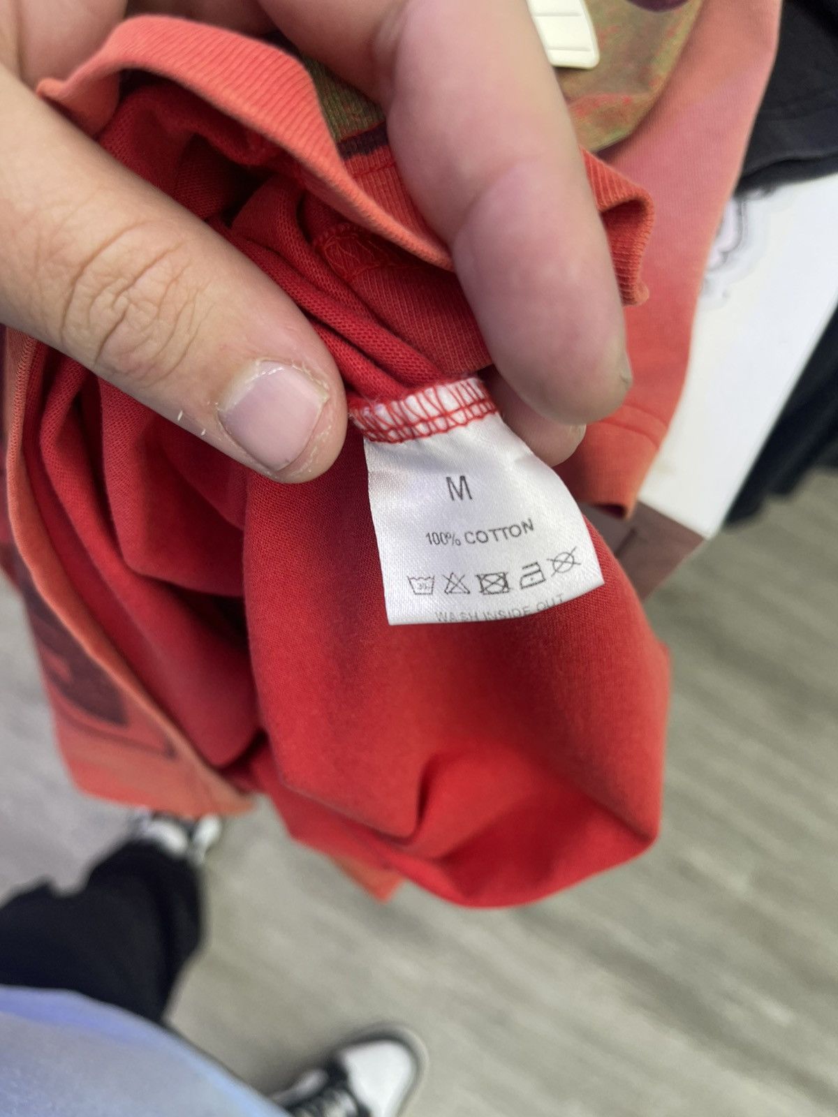 Vale Vale lives tee shooting target red Size US M / EU 48-50 / 2 - 5 Thumbnail