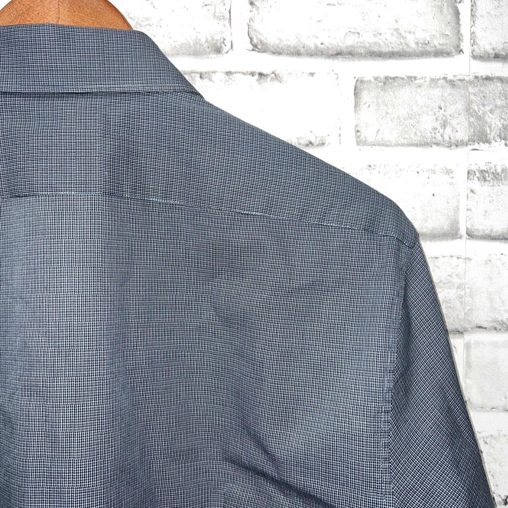 John Varvatos John Varvatos USA Slim Fit Blue Plaid Button-Up Shirt Mens Slim Fit Size 32 Color Blue 90s USA Mens Shirt Size US XS / EU 42 / 0 - 4 Thumbnail