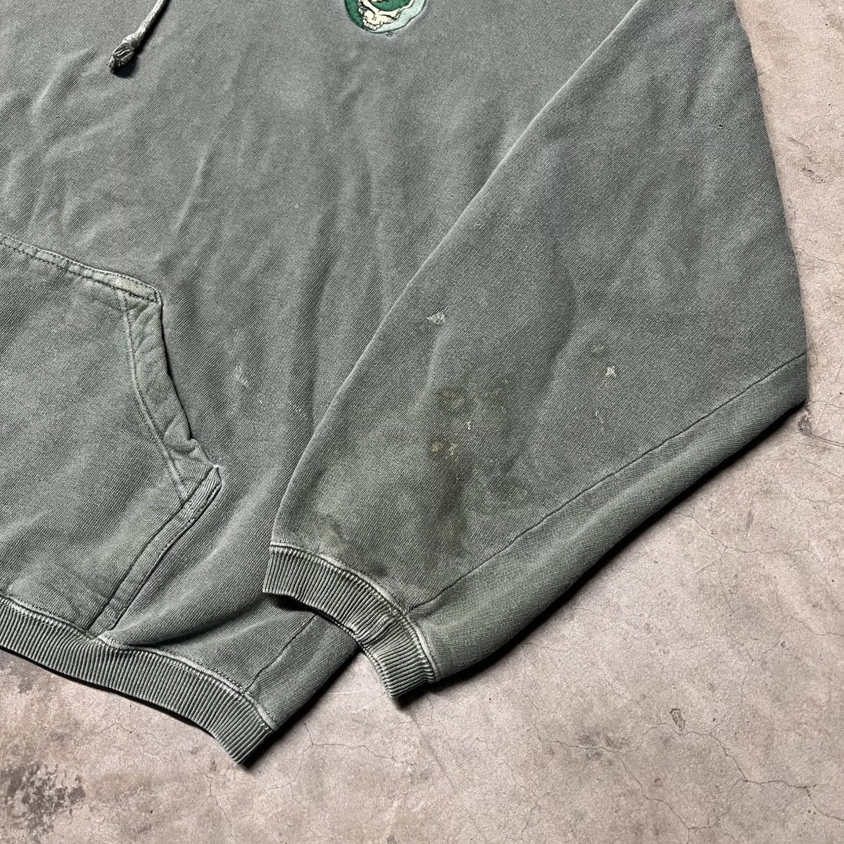 Band Tees × Grateful Dead × Vintage Vintage Grateful Dead Distressed Embroidery Hoodie Sweater Size US M / EU 48-50 / 2 - 6 Thumbnail