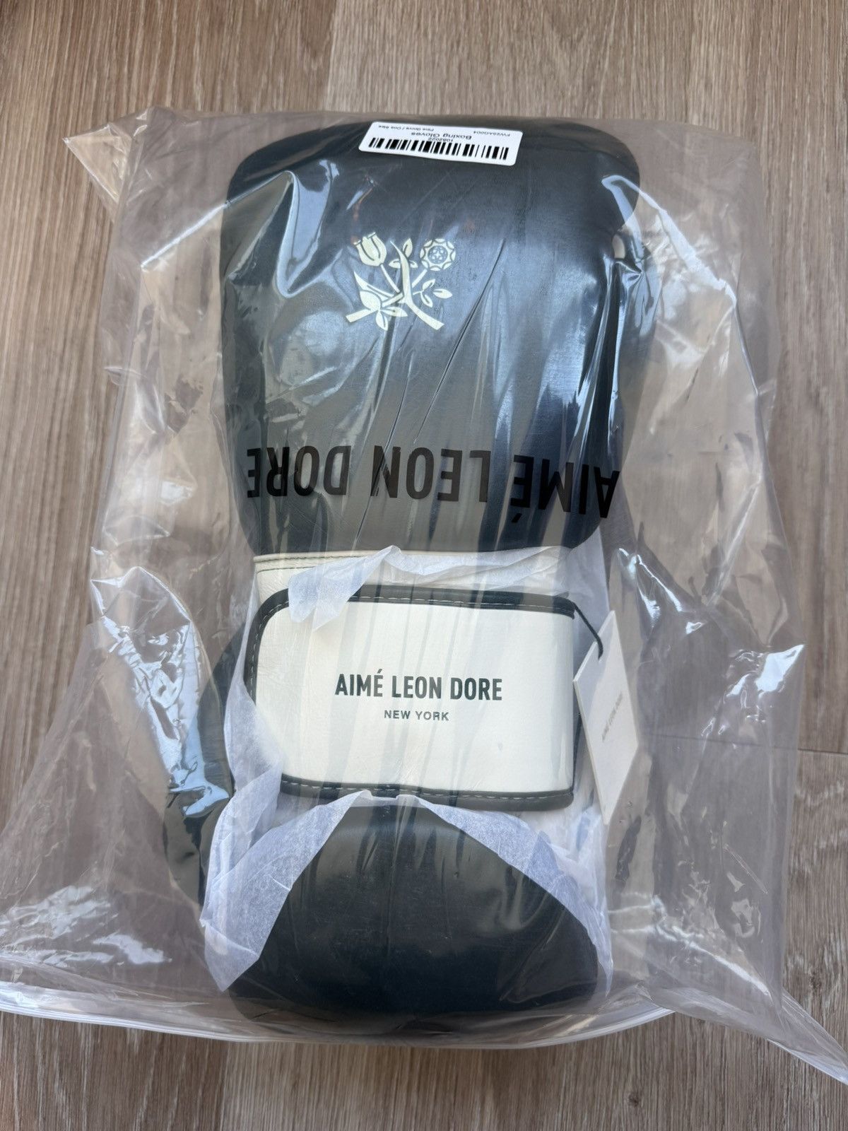 Aime Leon Dore Aime Leon Dore Crest Boxing Gloves Size ONE SIZE - 1 Thumbnail