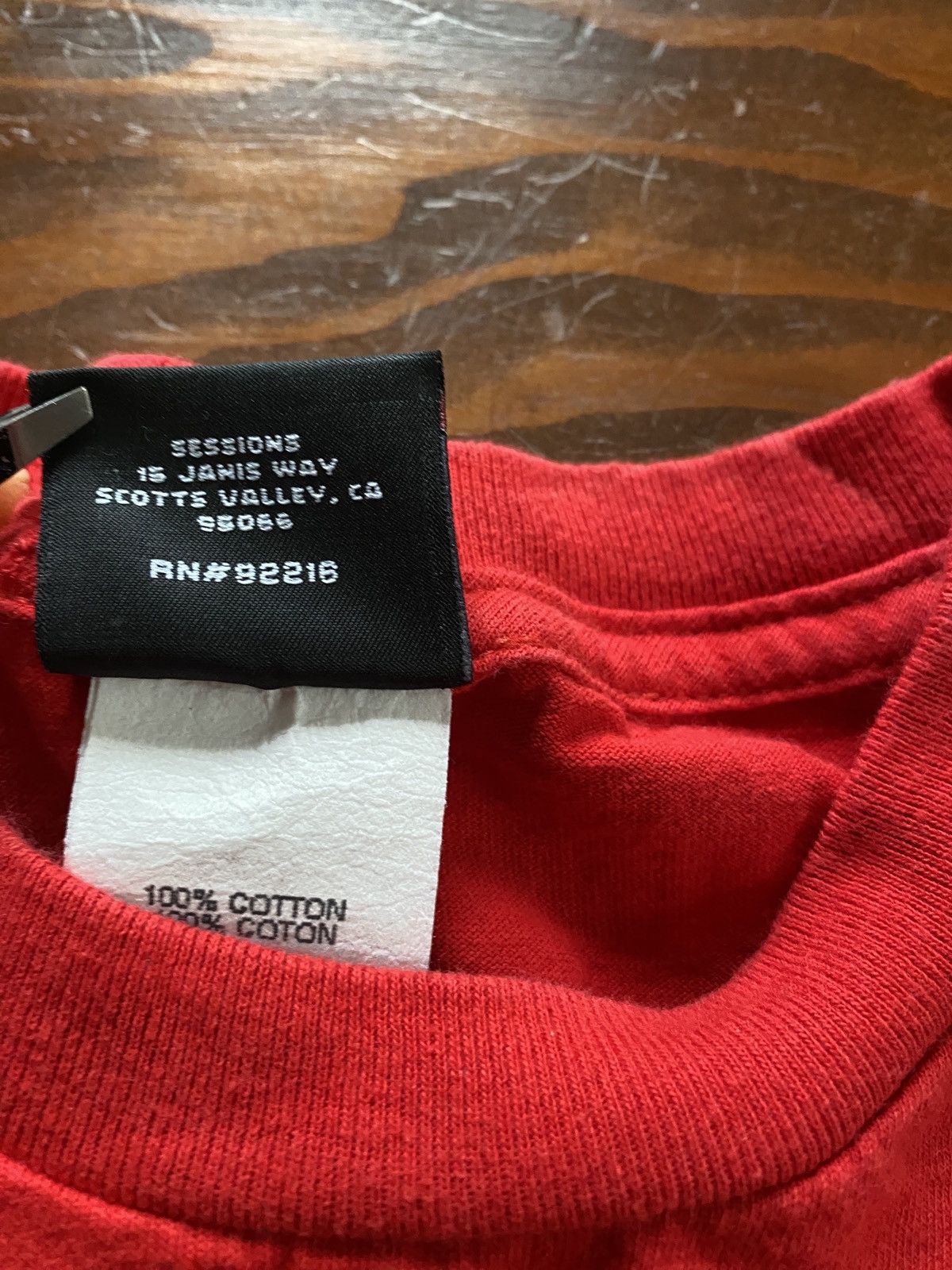 Sessions × Vintage Vintage ‘01 Y2K Sessions Spellout Red Long Sleeve Tee Shirt Size US L / EU 52-54 / 3 - 8 Thumbnail