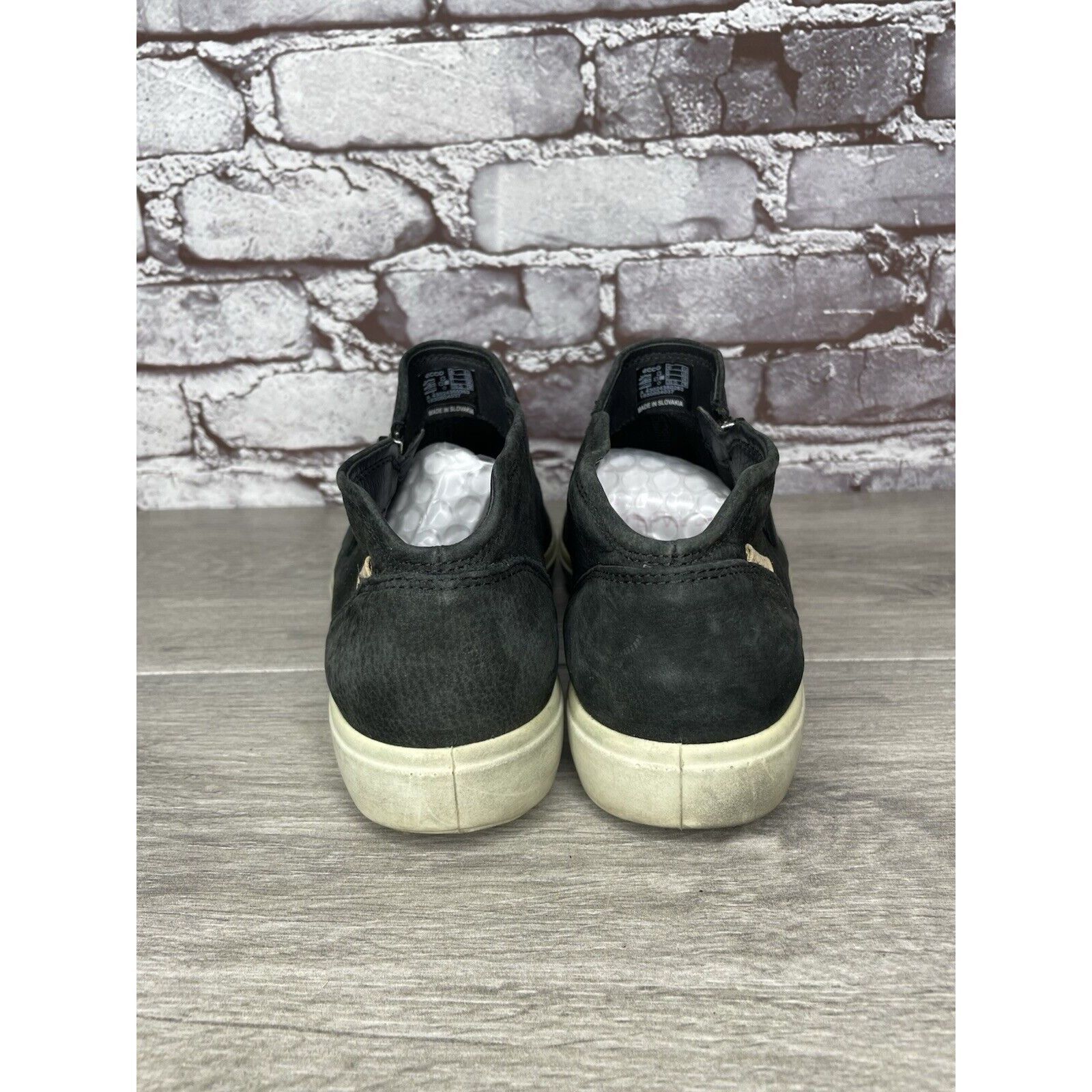 Ecco Ecco Soft 7 Black Leather Low Cut Zip Ankle Booties Sneakers Size US 10 / IT 40 - 4 Thumbnail