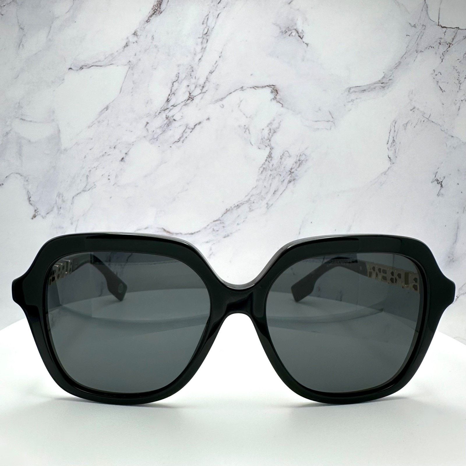 Burberry New Burberry Sunglasses Black Square Gold Metal BURBERRY Size ONE SIZE - 2 Thumbnail