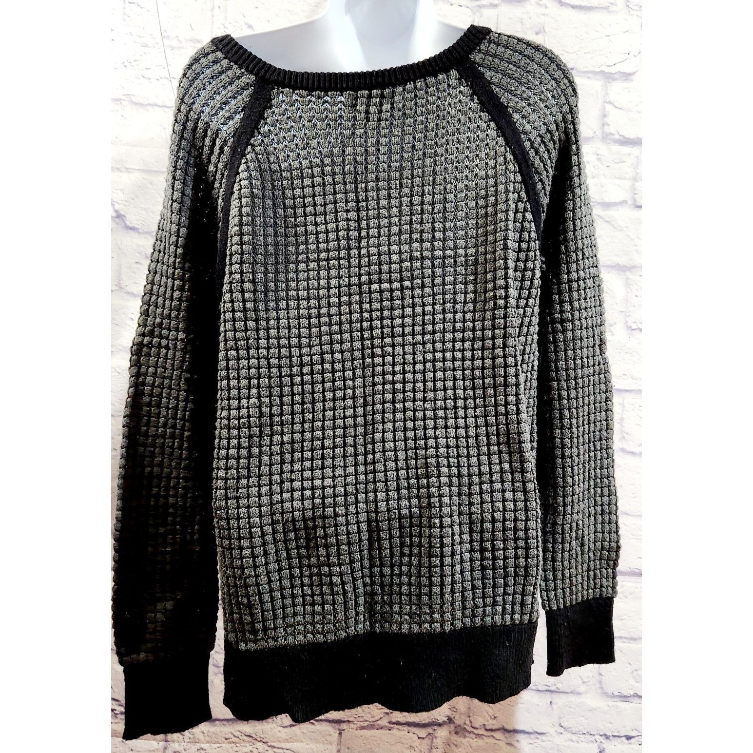 Other a.n.a Gray Knit Black Contrasting Trim Sweater Top Large Size L / US 10 / IT 46 - 4 Thumbnail