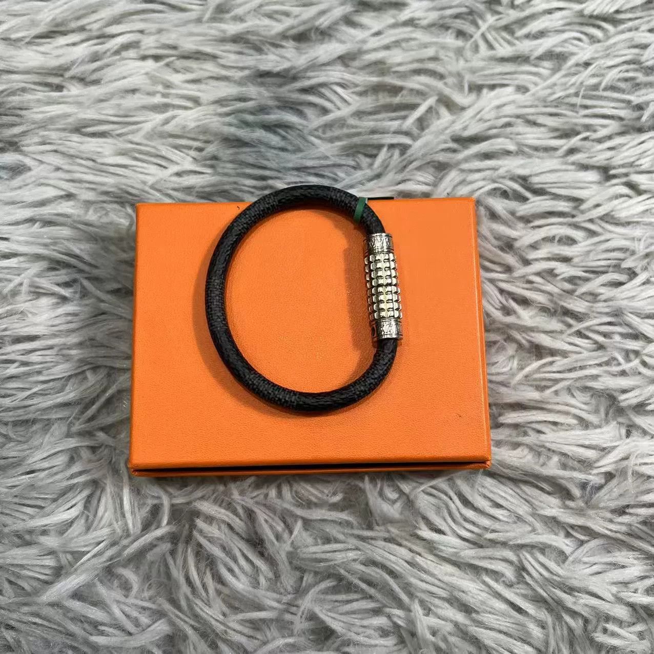 Louis Vuitton LV Bracelet Size ONE SIZE - 1 Thumbnail