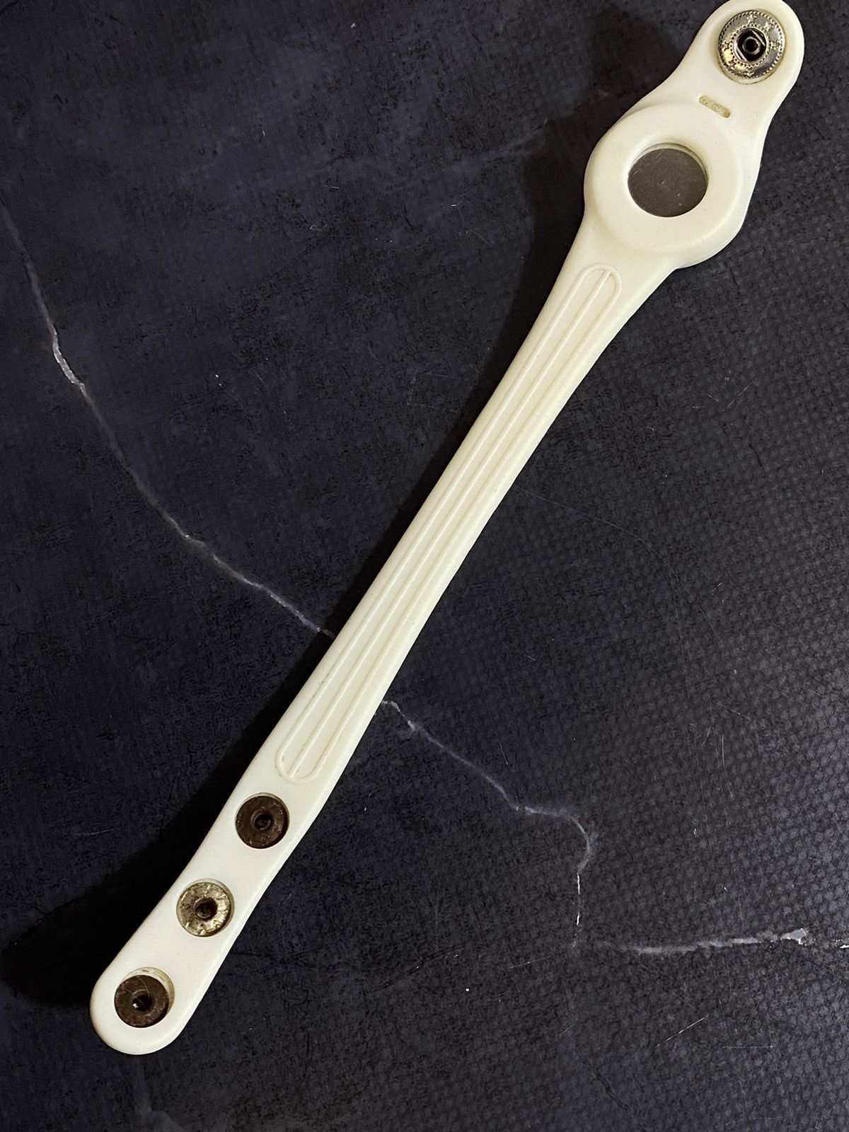 Jewelry × Vintage Minimalist Cream Silicone Strap Watch Japanese Brand Size ONE SIZE - 5 Thumbnail