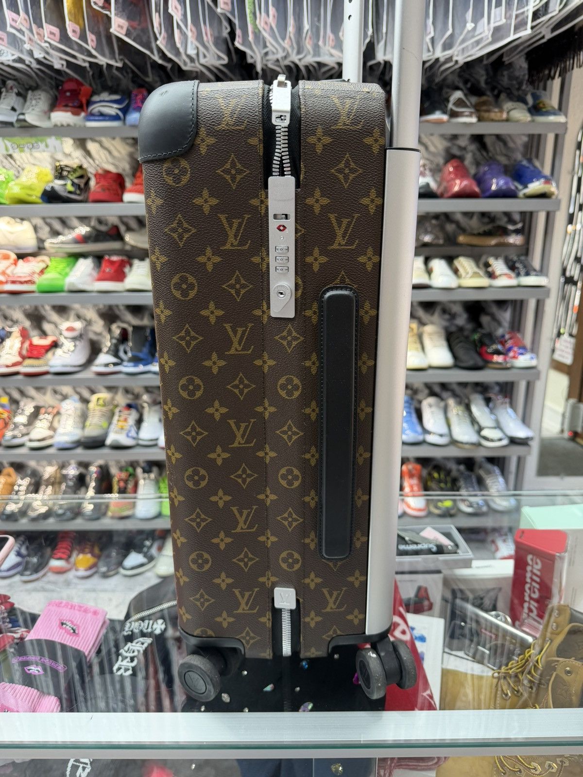 Louis Vuitton Louis Vuitton Horizon 55 Rolling Suit Case Size ONE SIZE - 9 Thumbnail