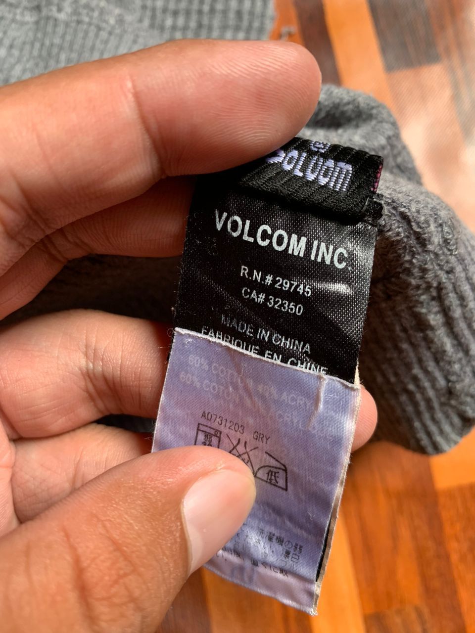 Vintage Vintage Volcom Skateboard Surf Style knit Size US L / EU 52-54 / 3 - 5 Thumbnail