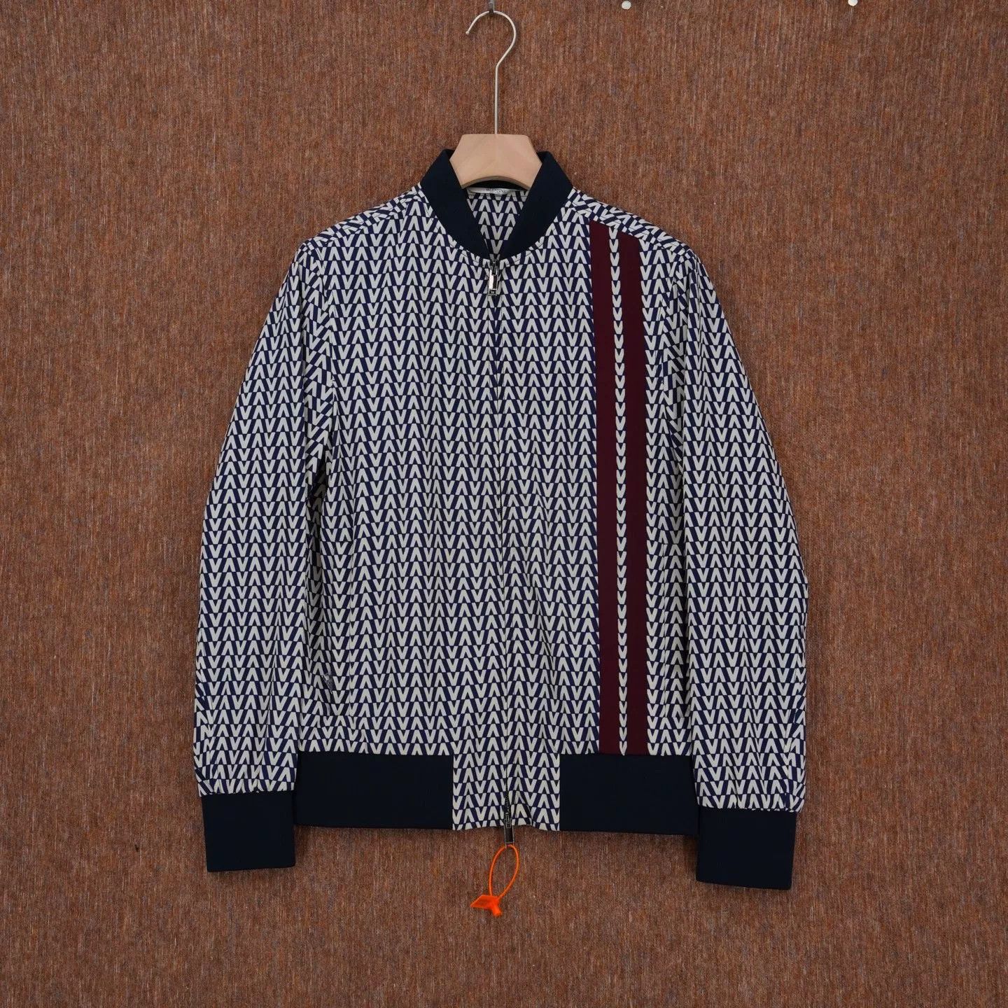 Valentino valentino v logo full print jacket size 44 Size US L / EU 52-54 / 3 - 1 Thumbnail