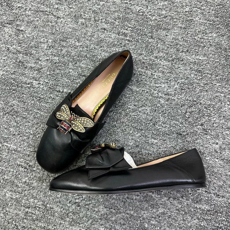 Gucci Gucci Bee Soft Leather Loafers Size 35.5-2505 Size US 4.5 / IT 34.5 - 2 Thumbnail