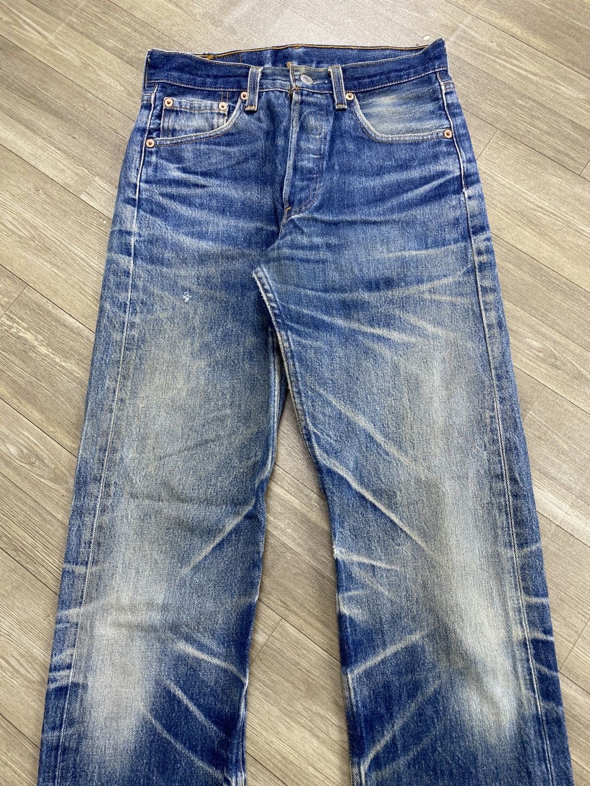 Levi's Vintage Clothing 🇺🇸1990s Vintage Levis 501XX Clawmark Faded 34x32 Blue Jeans Size US 29 - 2 Thumbnail