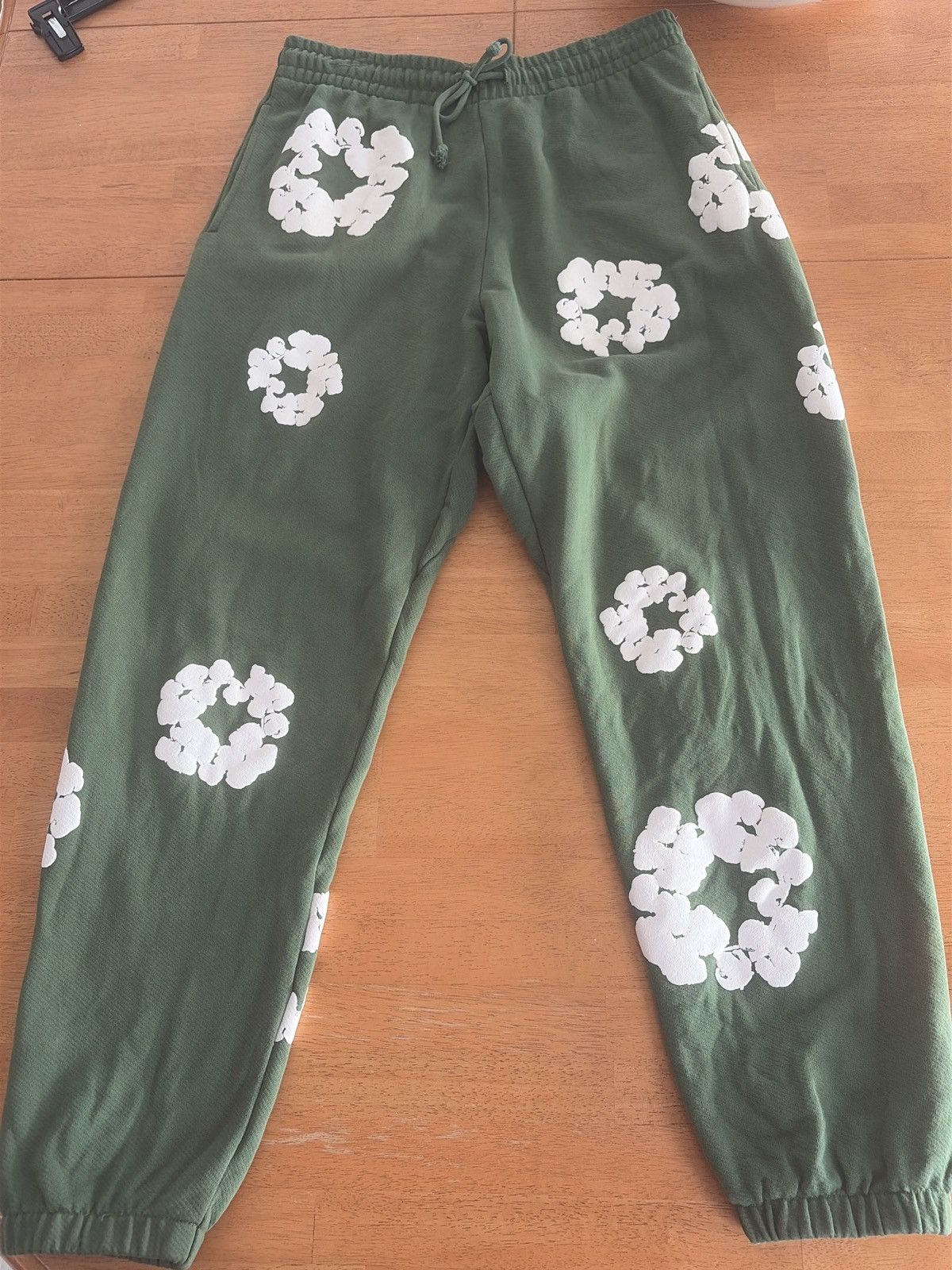 DENIM TEARS Denim Tears Cotton wreath sweats Size US 30 / EU 46 - 1 Thumbnail