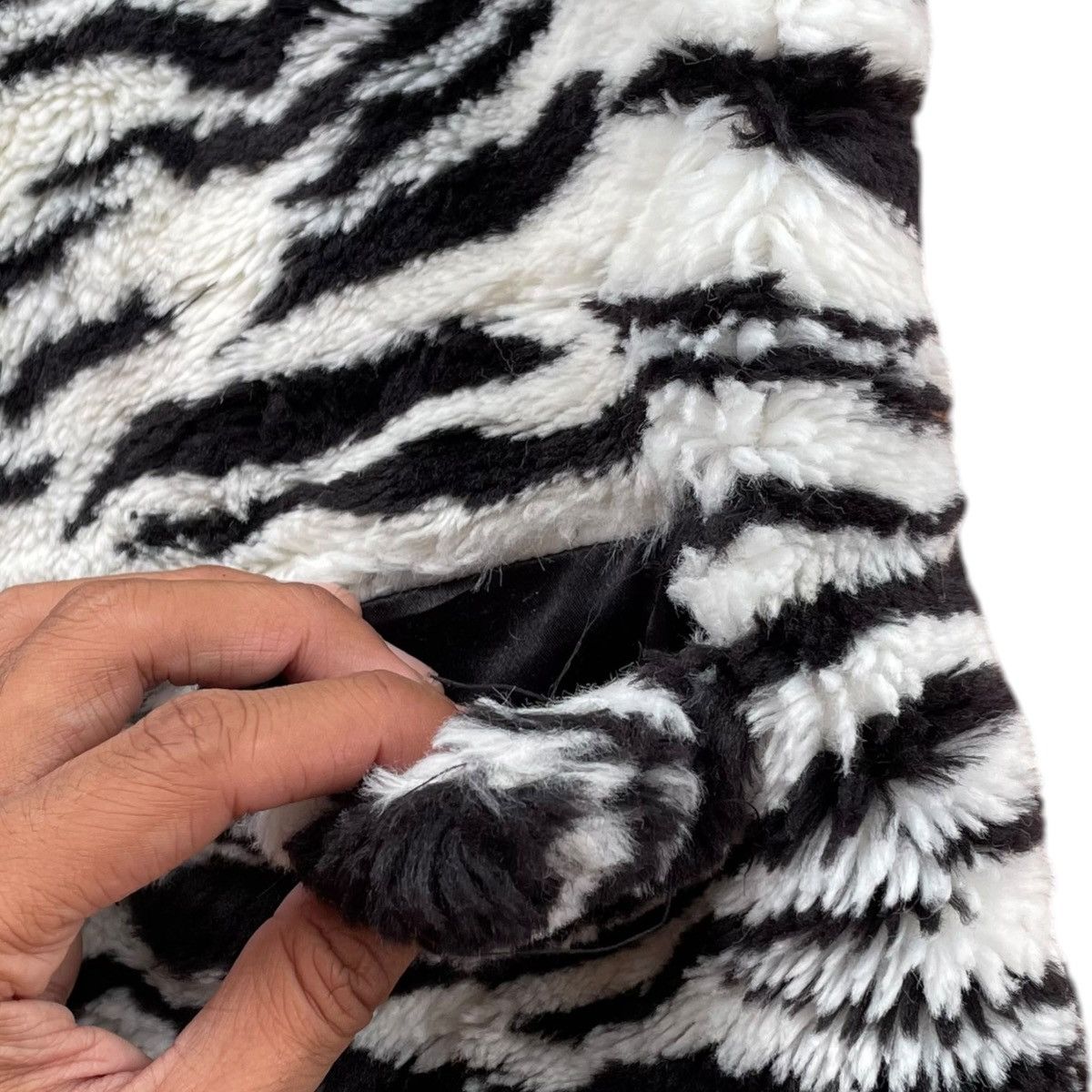Beauty Beast 🇯🇵 D.I.A FAUX FUR PUNK AVANT GARDE VEST Size M / US 6-8 / IT 42-44 - 13 Thumbnail