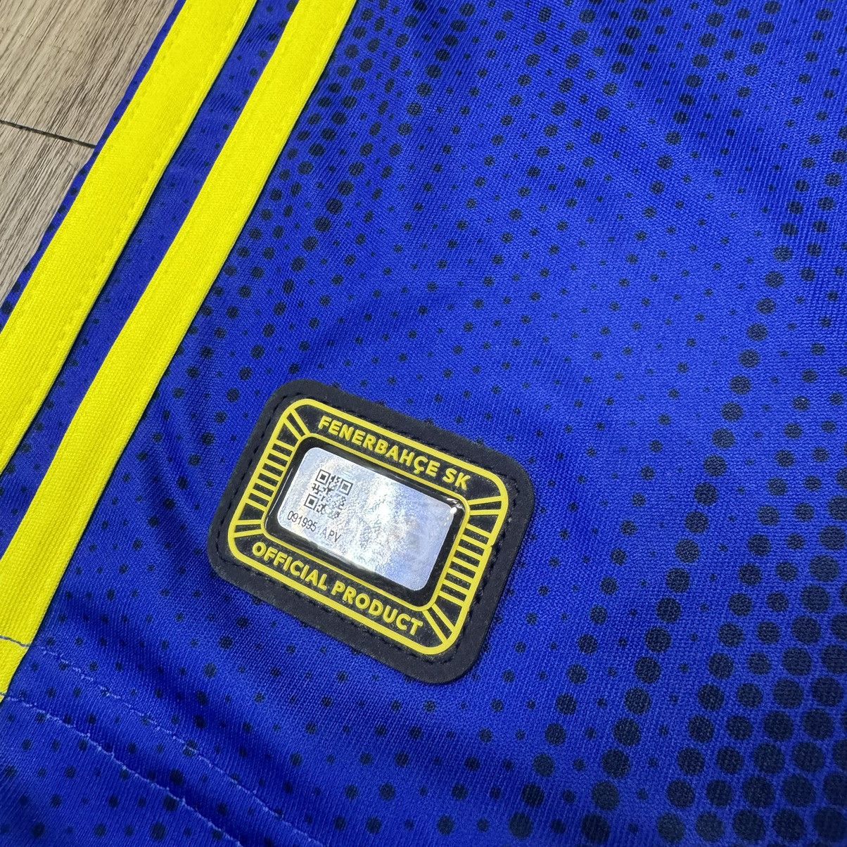Adidas Fenerbahce 19/20 third away shirt (bnwt) Size US L / EU 52-54 / 3 - 7 Thumbnail