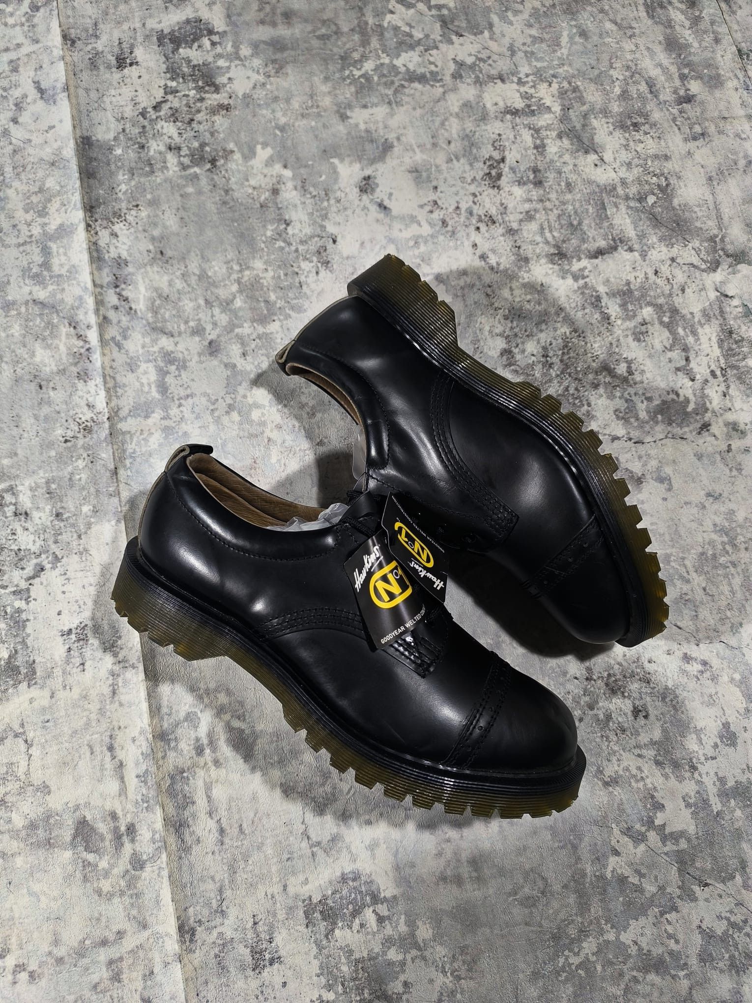 Dr. Martens hawkins dr martens black leather derby shoes Size US 7.5 / EU 40-41 - 2 Thumbnail