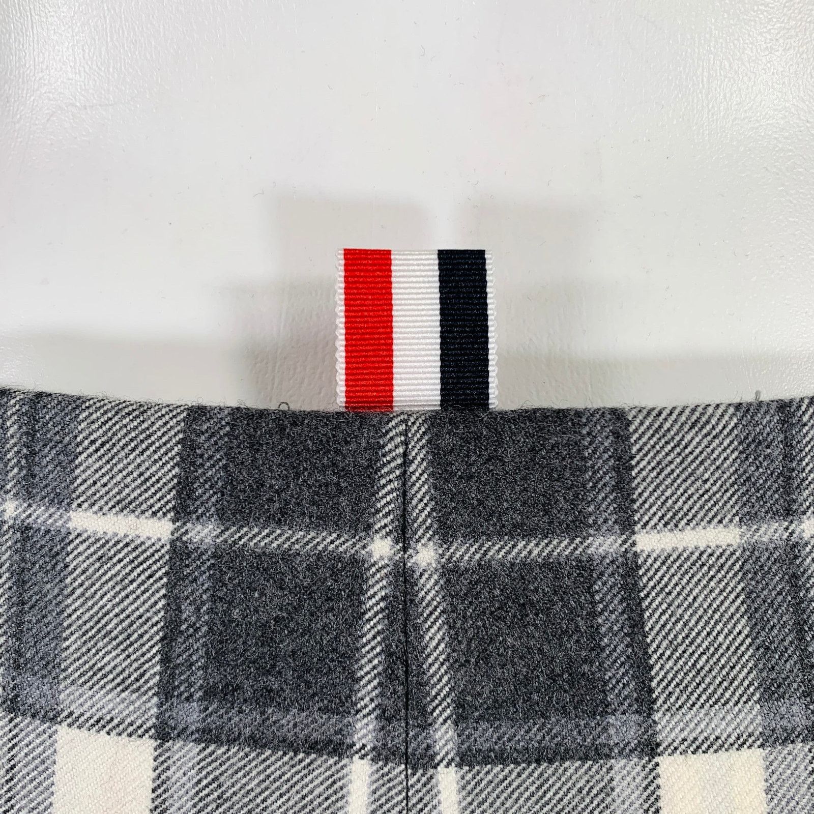 Thom Browne THOM BROWNE Grey Cream Wool Plaid Pencil Mid-Calf Skirt Size 25" / US 0 / IT 36 - 4 Thumbnail