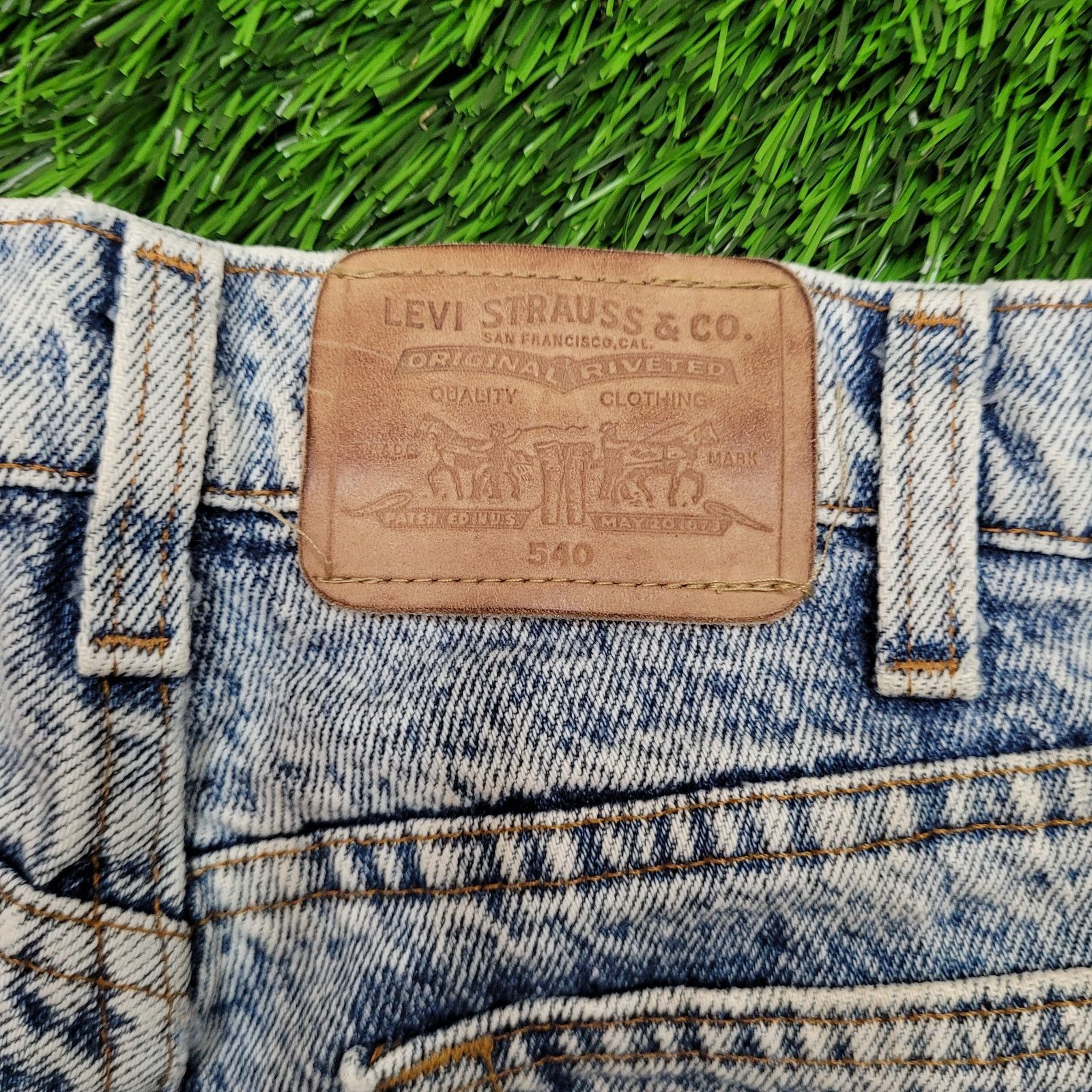 Levi's Vintage 90s Levi's 540 Jeans 33x29.5 USA Baggy Acid-Wash Size US 33 - 6 Thumbnail
