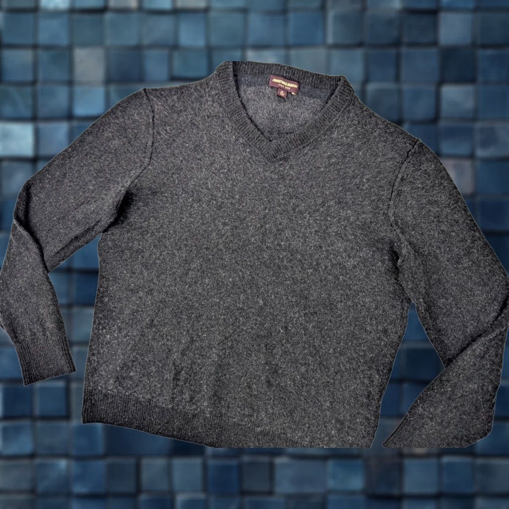 Johnston & Murphy Johnston & Murphy Wool Blend V-Neck Pullover Sweater Men's XL Gray Solid Knit Size US XL / EU 56 / 4 - 1 Thumbnail