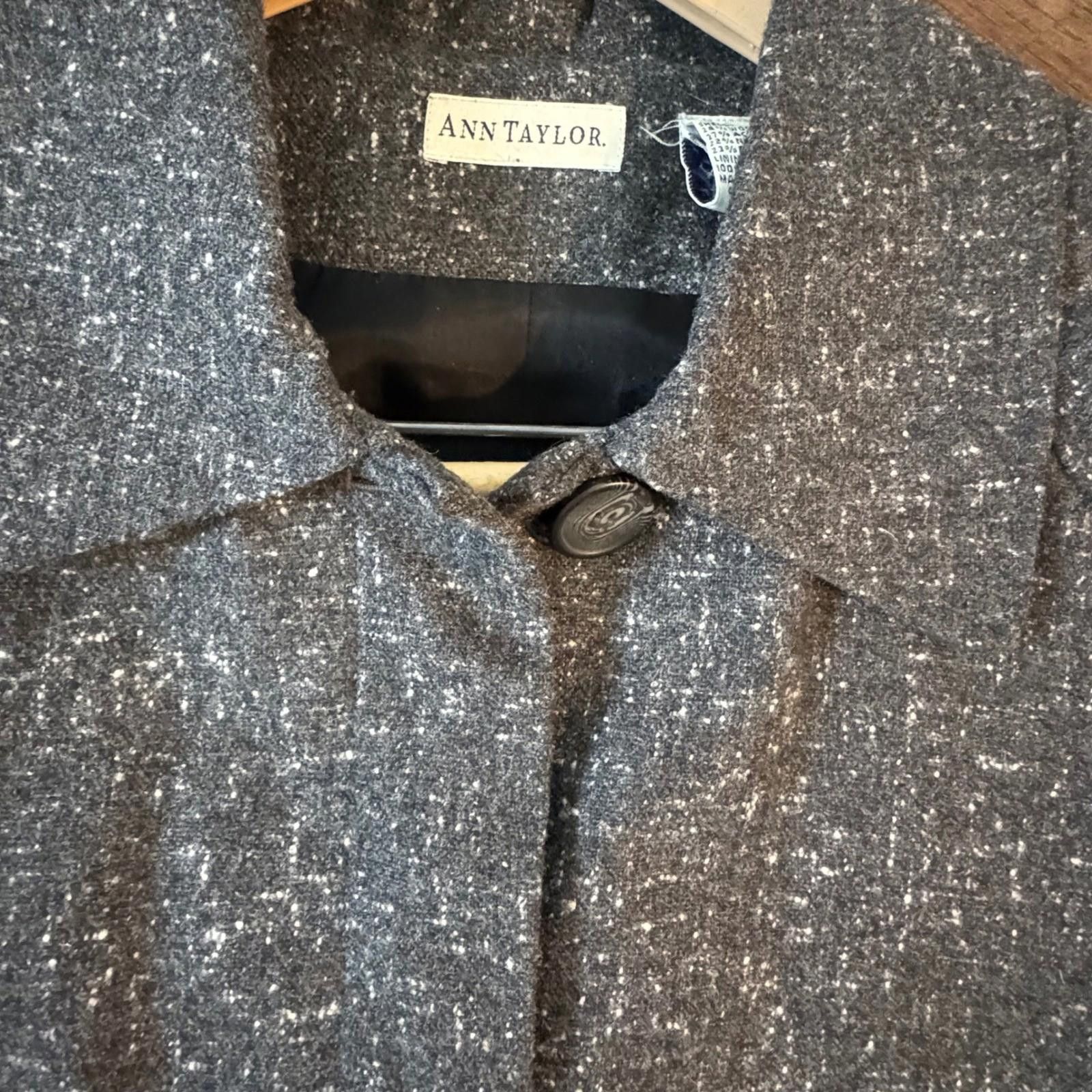 Ann Taylor Vintage Ann Taylor Tweed Coat Gray Button Front Size Large Size L / US 10 / IT 46 - 7 Thumbnail