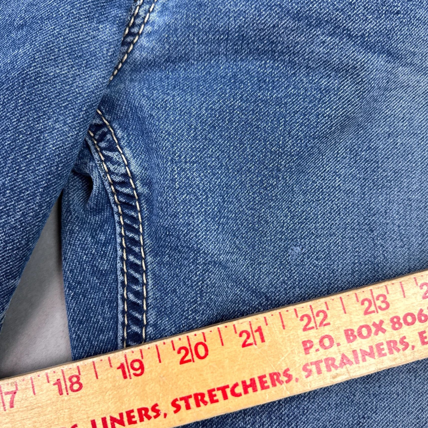 Silver Jeans Co. Silver Jeans Grayson 36x32 Blue Jeans Regular Adult Mens Distressed Stretch 5-Pocket Denim Cotton Blend Medium Wash Vintage No Size US 34 / EU 50 - 7 Thumbnail