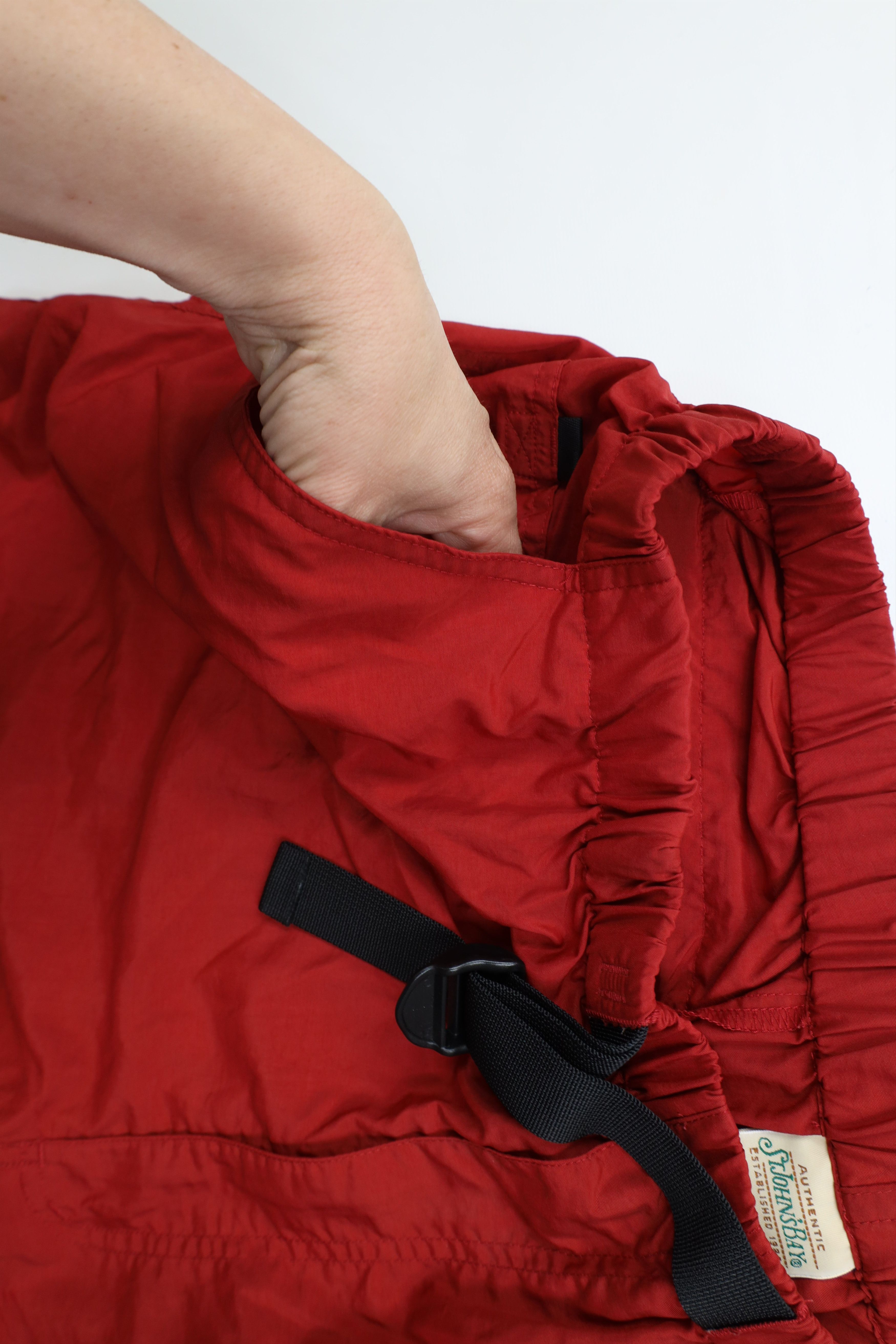 Vintage Vintage 90s Streetwear Packable Trekking Cargo Shorts Red Size US 34 / EU 50 - 6 Thumbnail