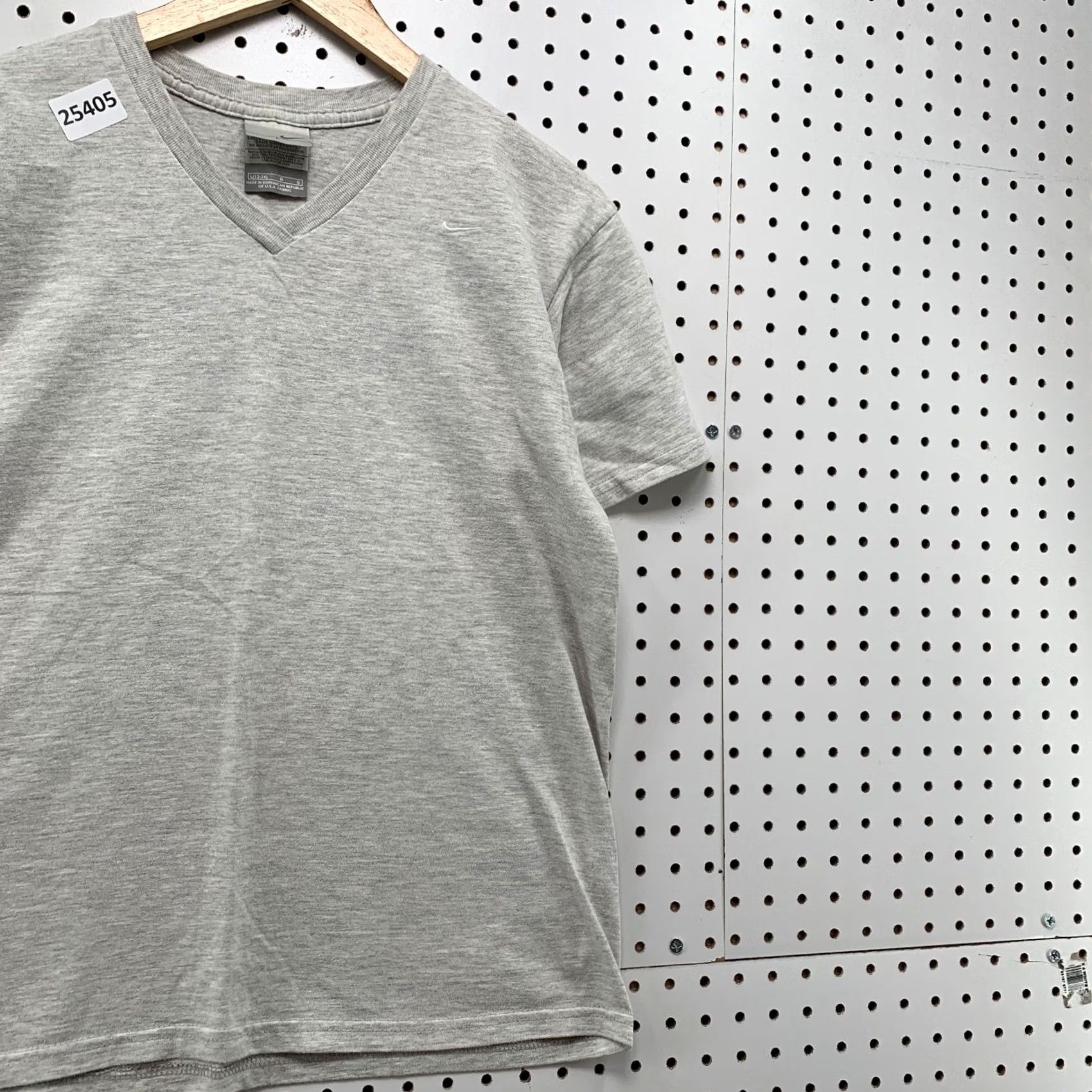 Nike VINTAGE Nike Shirt Gray White Embroidered Swoosh V Neck Womens L Size L / US 10 / IT 46 - 4 Thumbnail