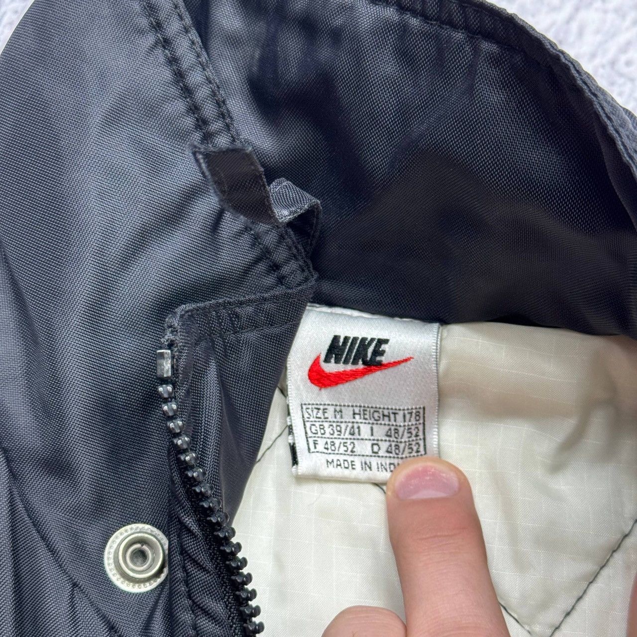 Nike Vintage 90s Nike Big Logo Black Track Top Z ip Jacket Mens Size US M / EU 48-50 / 2 - 9 Thumbnail