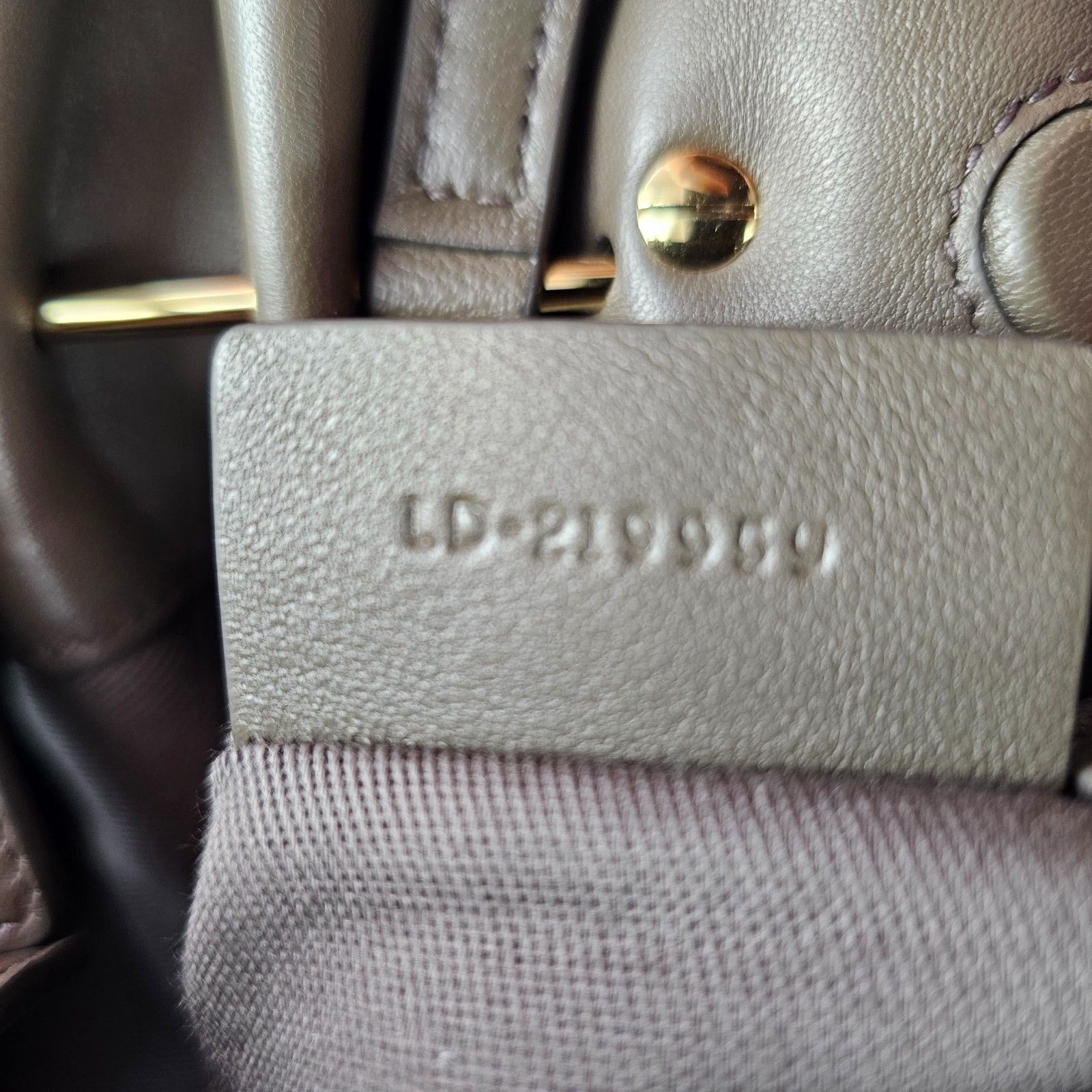 Salvatore Ferragamo FERRAGAMO Concrete Leather Soft Shoulder Bag New & Authentic Size ONE SIZE - 3 Thumbnail