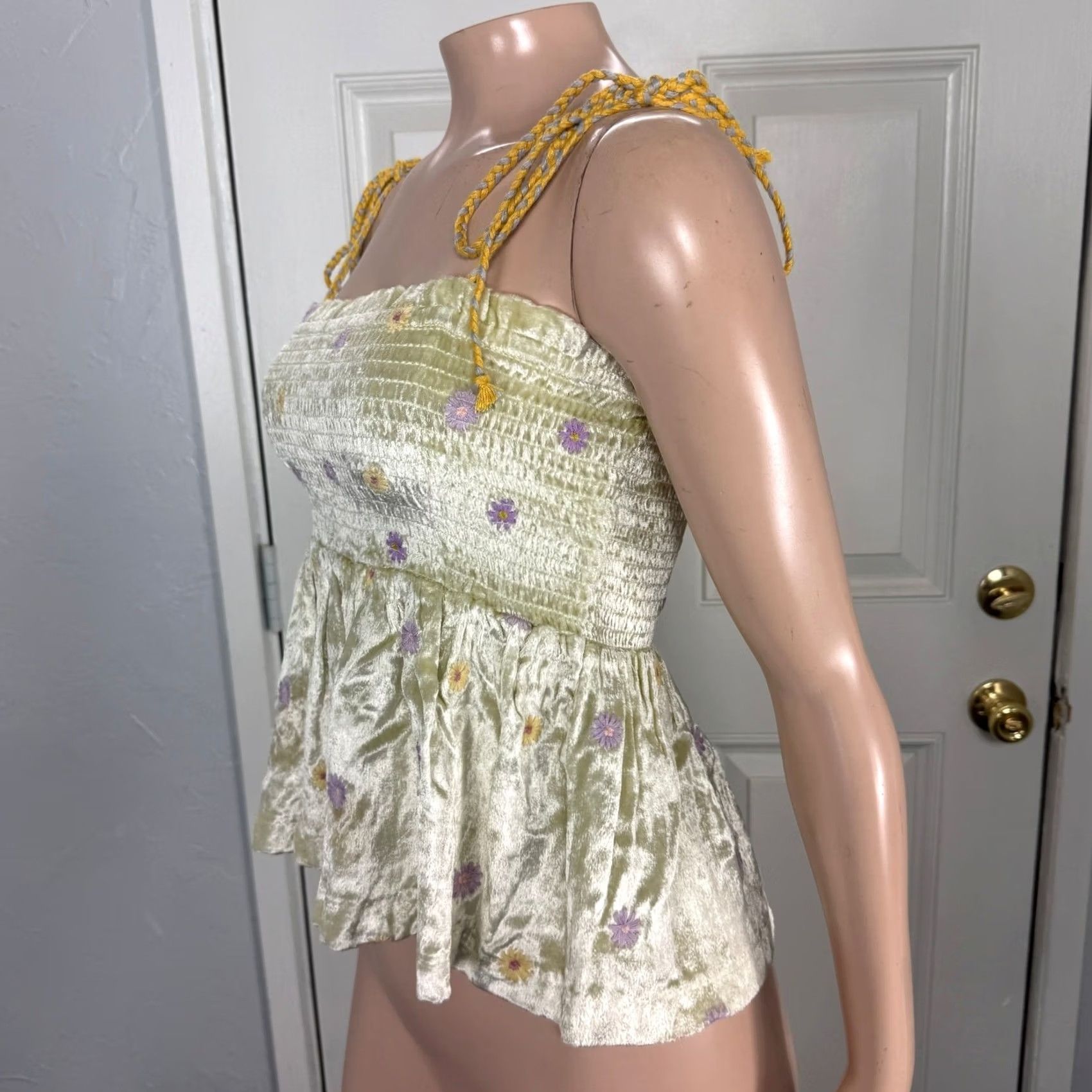 Vintage Kimchi Blue Floral Velvet Embroidered Smocked Tie Shirt M Women's Yellow Size M / US 6-8 / IT 42-44 - 2 Thumbnail