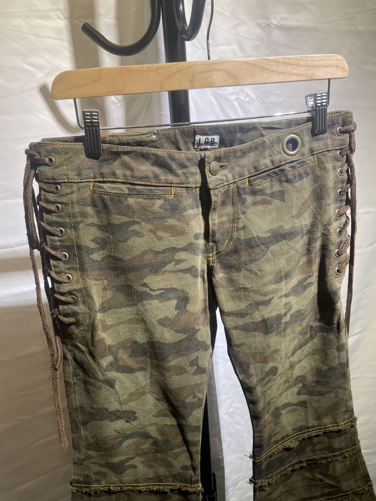 Le Grande Bleu (L.G.B.) L.G.B CAMO BELLBOTTOM PANTS Size 26" / US 2 / IT 38 - 4 Thumbnail