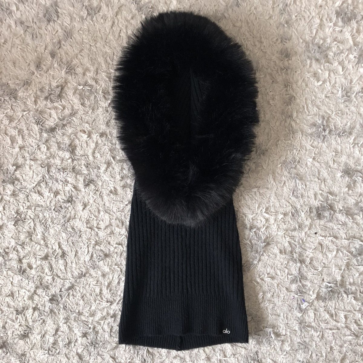 Alo Alo Yoga Opulent Faux Fur Wintersun Balacava Black Size ONE SIZE - 1 Thumbnail