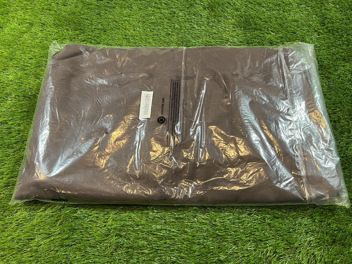 Supreme NEW - Supreme - Box Logo Crewneck Sweatshirt FW22 - BROWN Size US XL / EU 56 / 4 - 6 Thumbnail