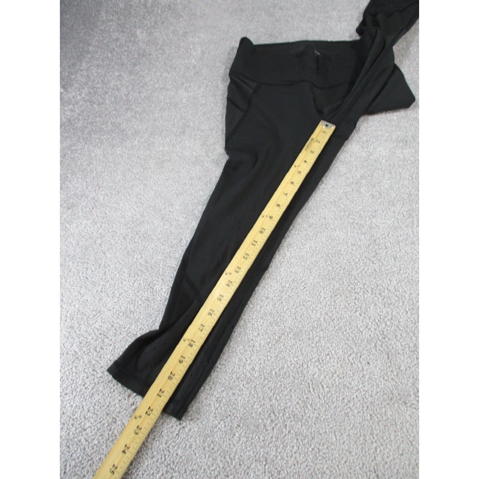 Athleta Athleta Leggings Womens Small Capri Black Stealth Trucool Size 28" / US 6 / IT 42 - 3 Thumbnail